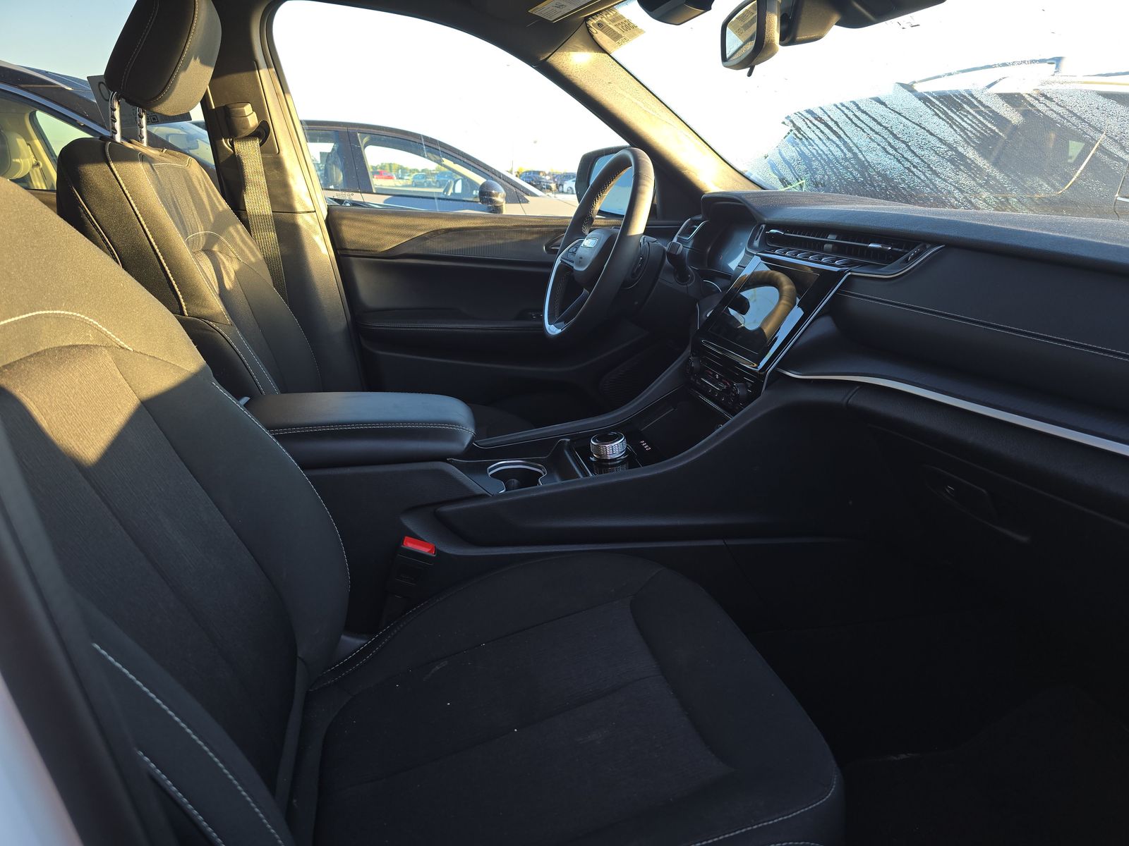 2024 Jeep Grand Cherokee Laredo AWD