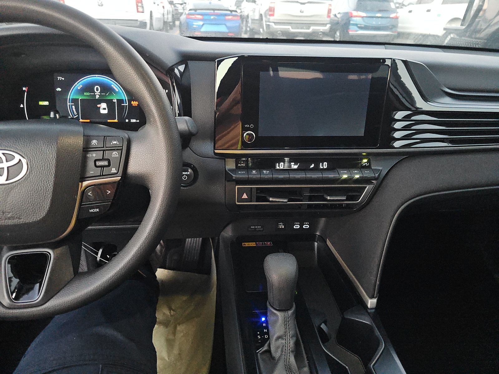 2025 Toyota Camry LE FWD