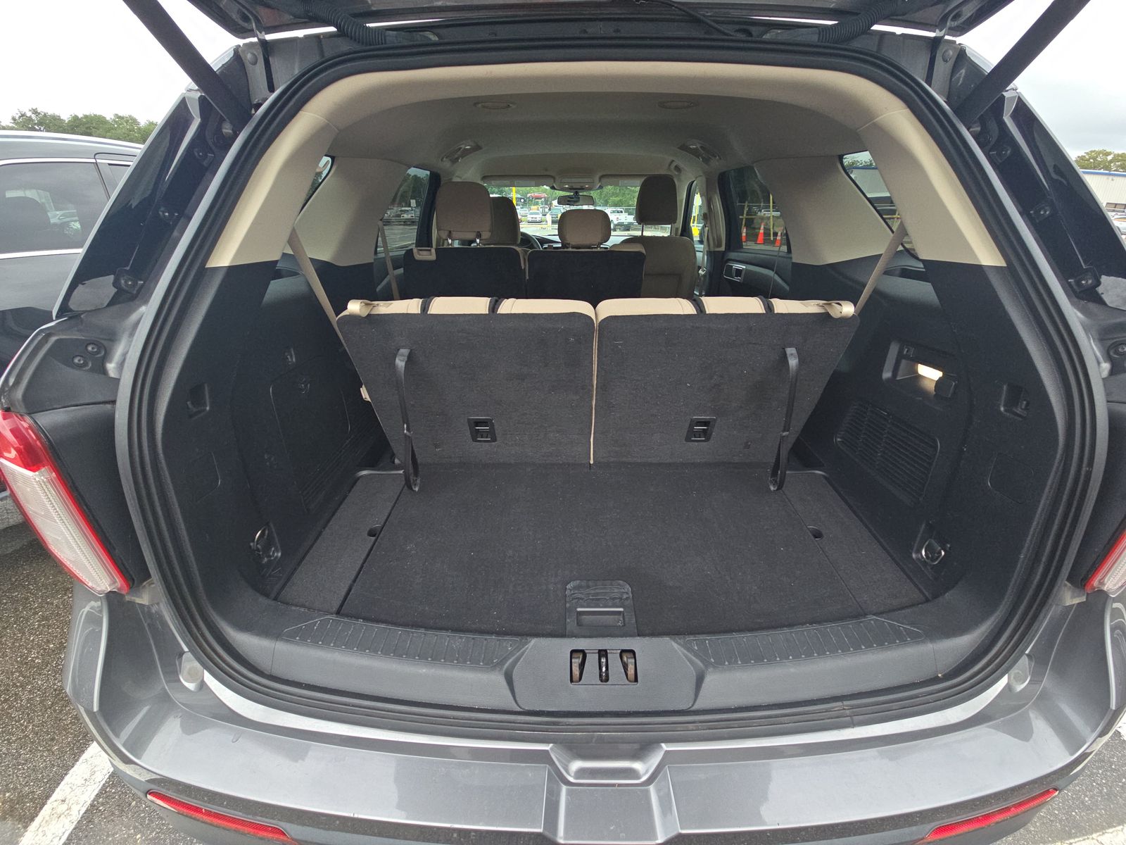 2022 Ford Explorer Base AWD