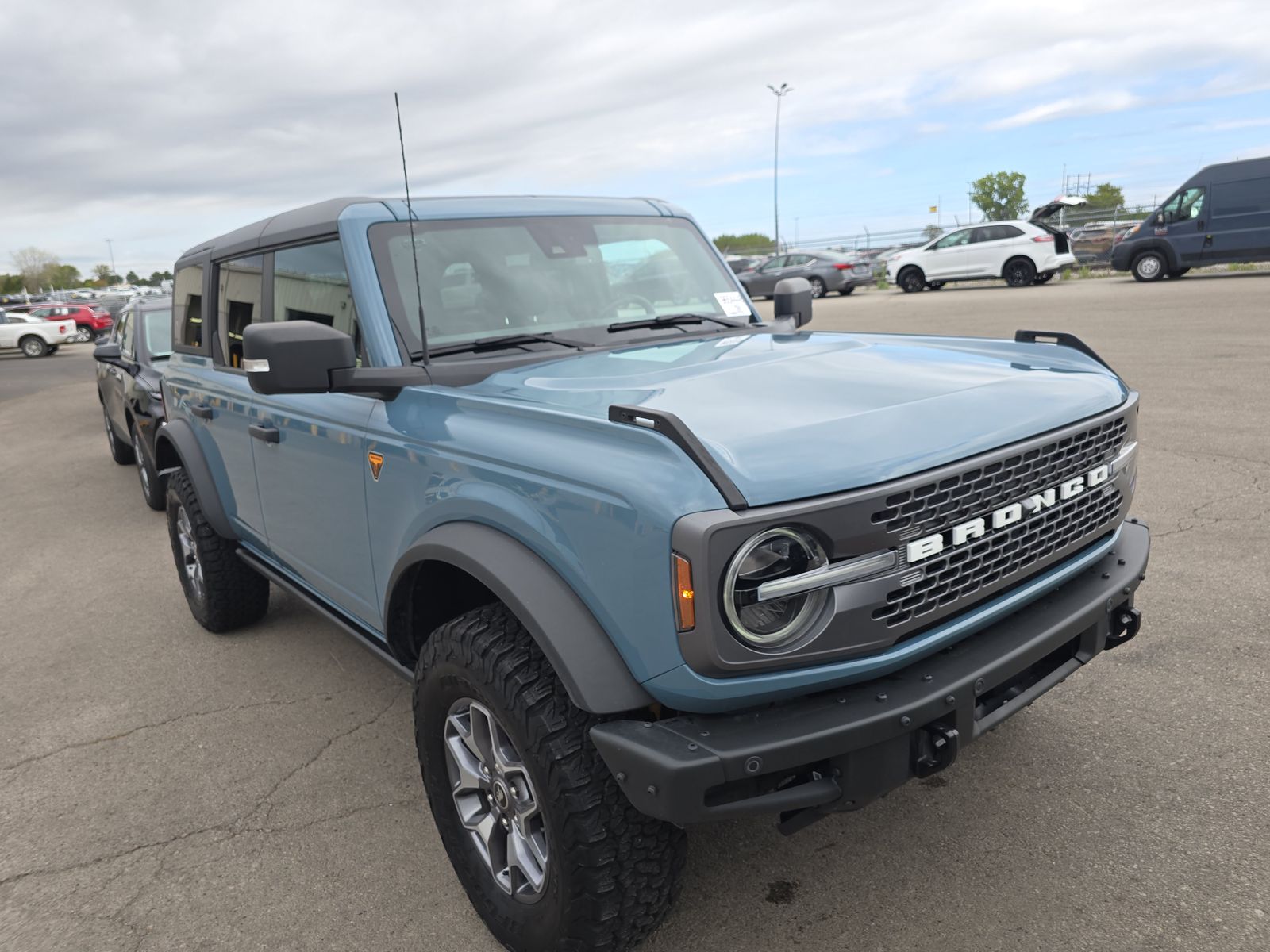 FORD BRONCO - 4