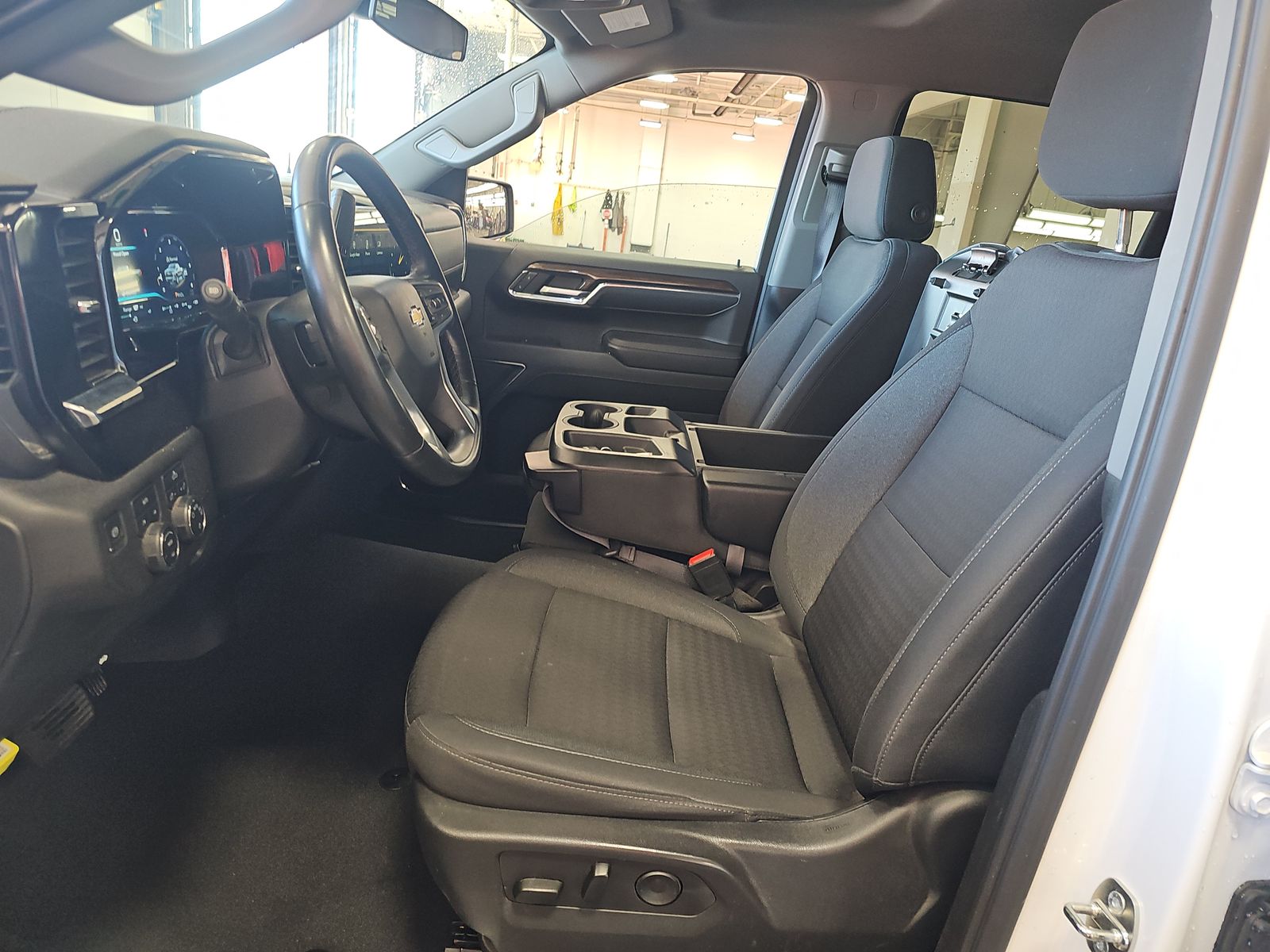 2024 Chevrolet Silverado 1500 LT AWD