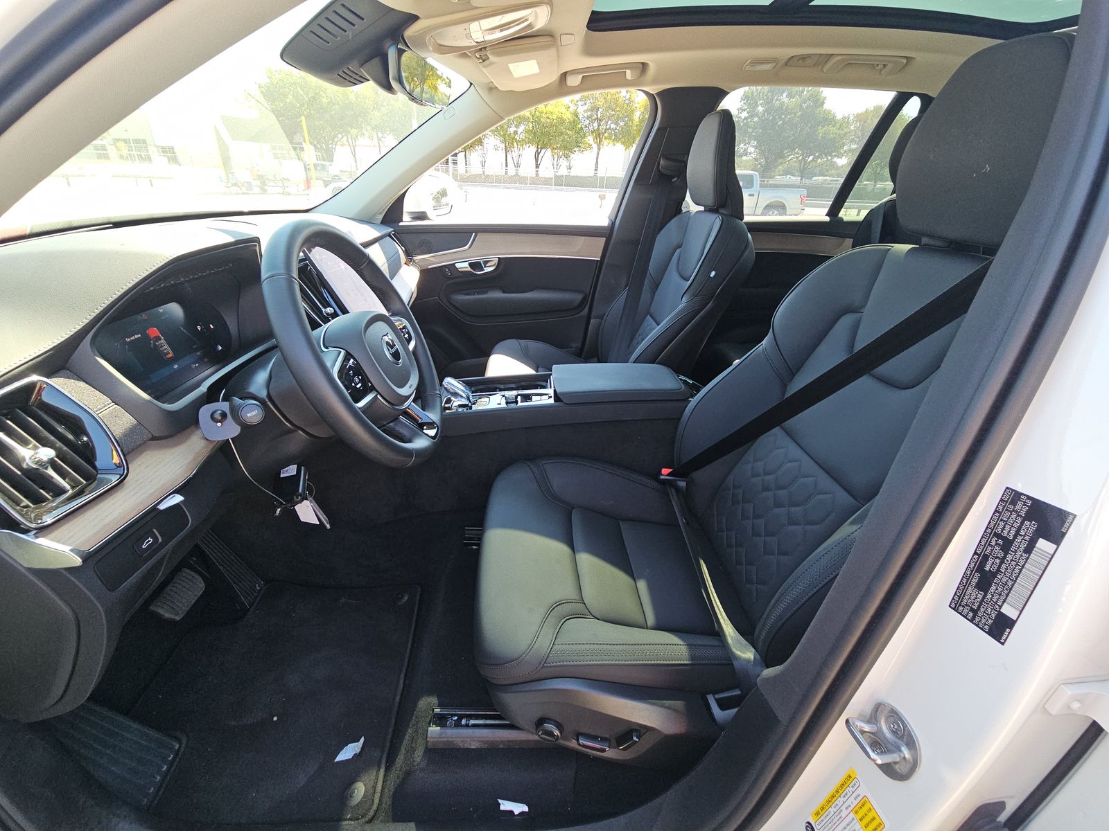 2025 Volvo XC90 B6 Plus AWD