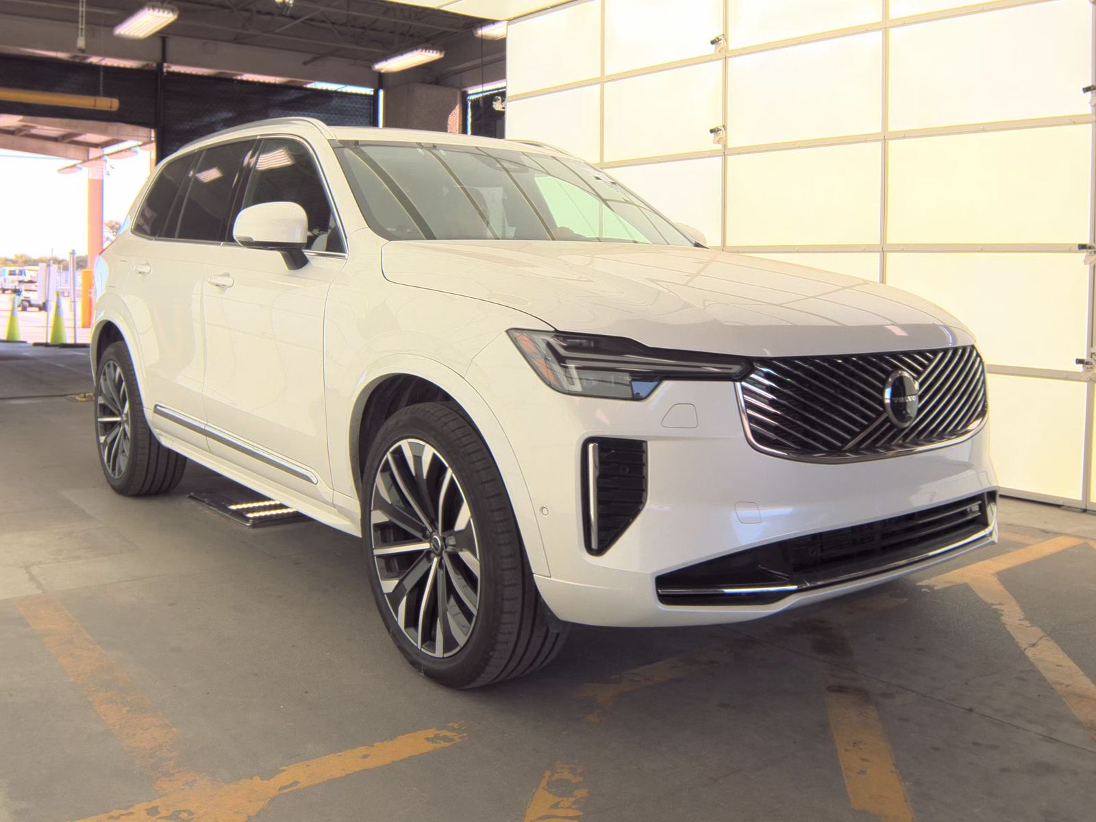 2025 Volvo XC90 B6 Plus AWD