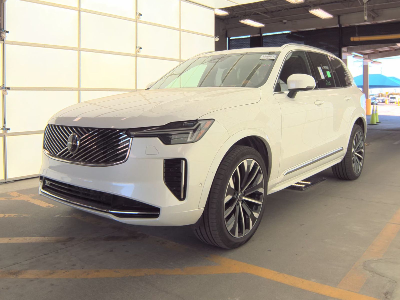 2025 Volvo XC90 B6 Plus AWD