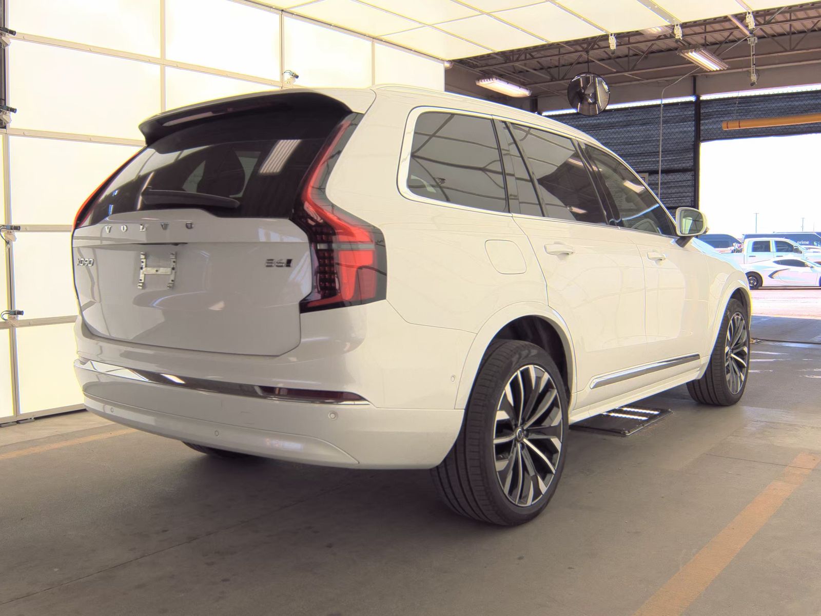 2025 Volvo XC90 B6 Plus AWD