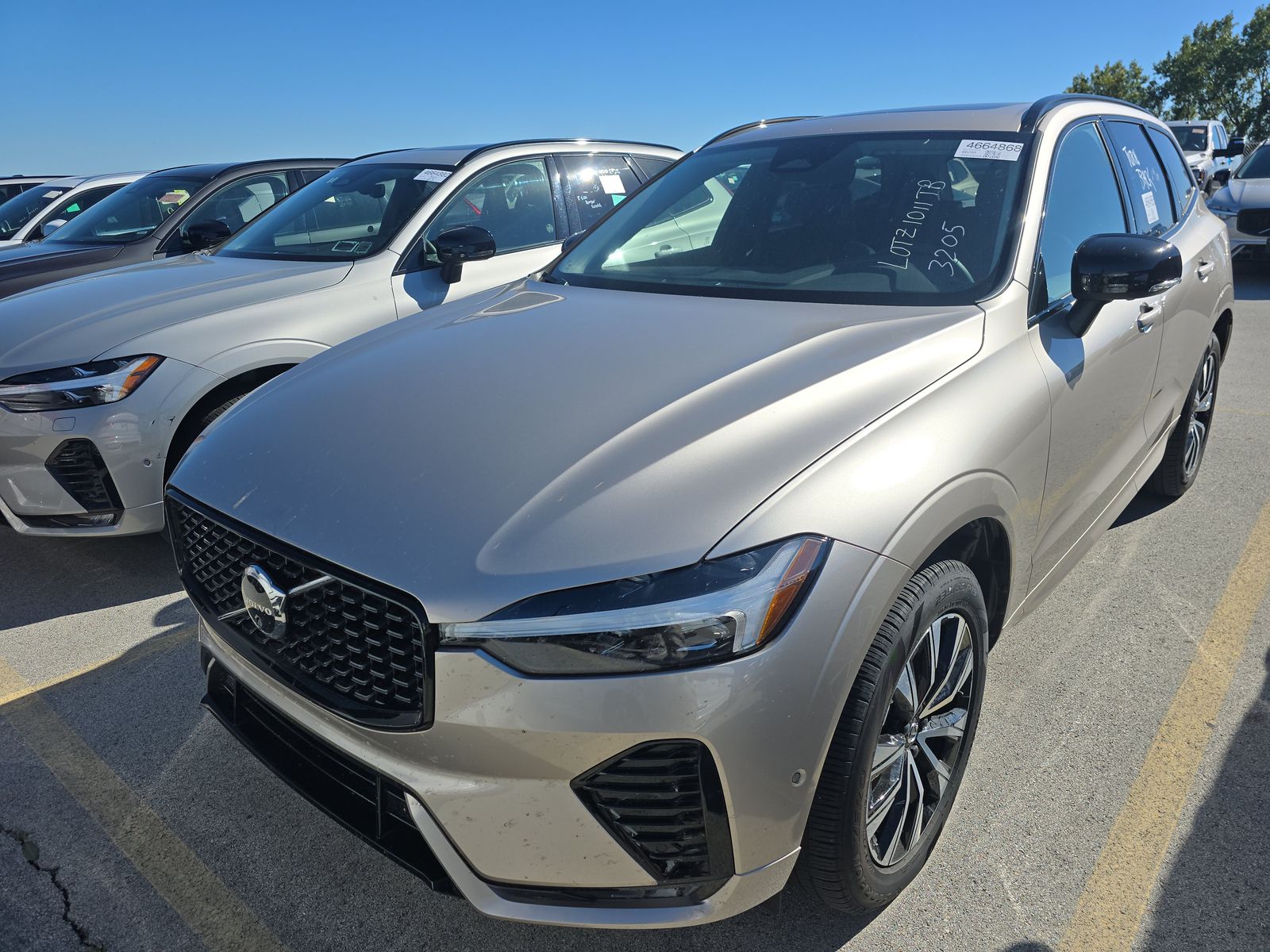 2025 Volvo XC60 B5 Plus AWD