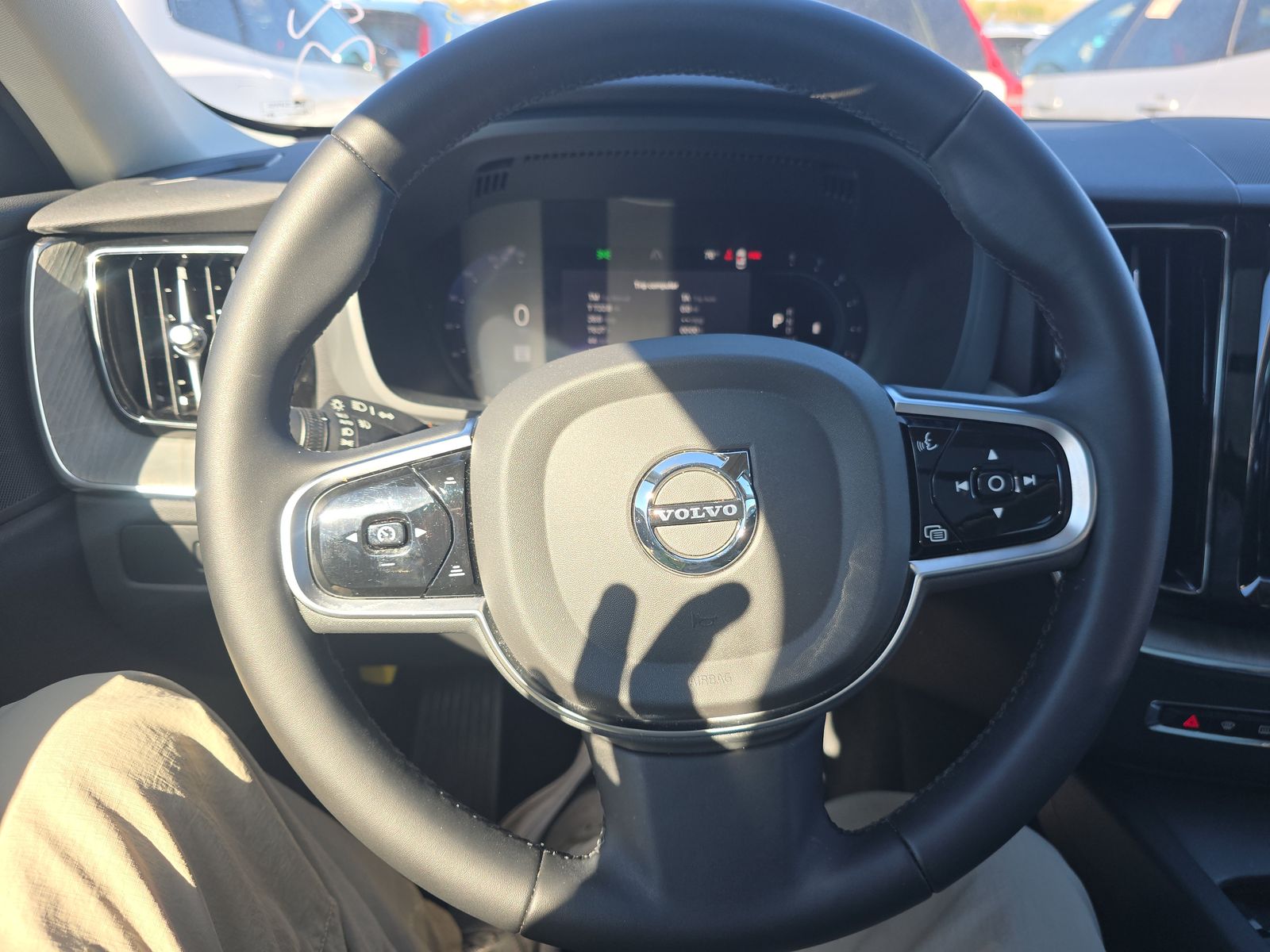 2025 Volvo XC60 B5 Plus AWD