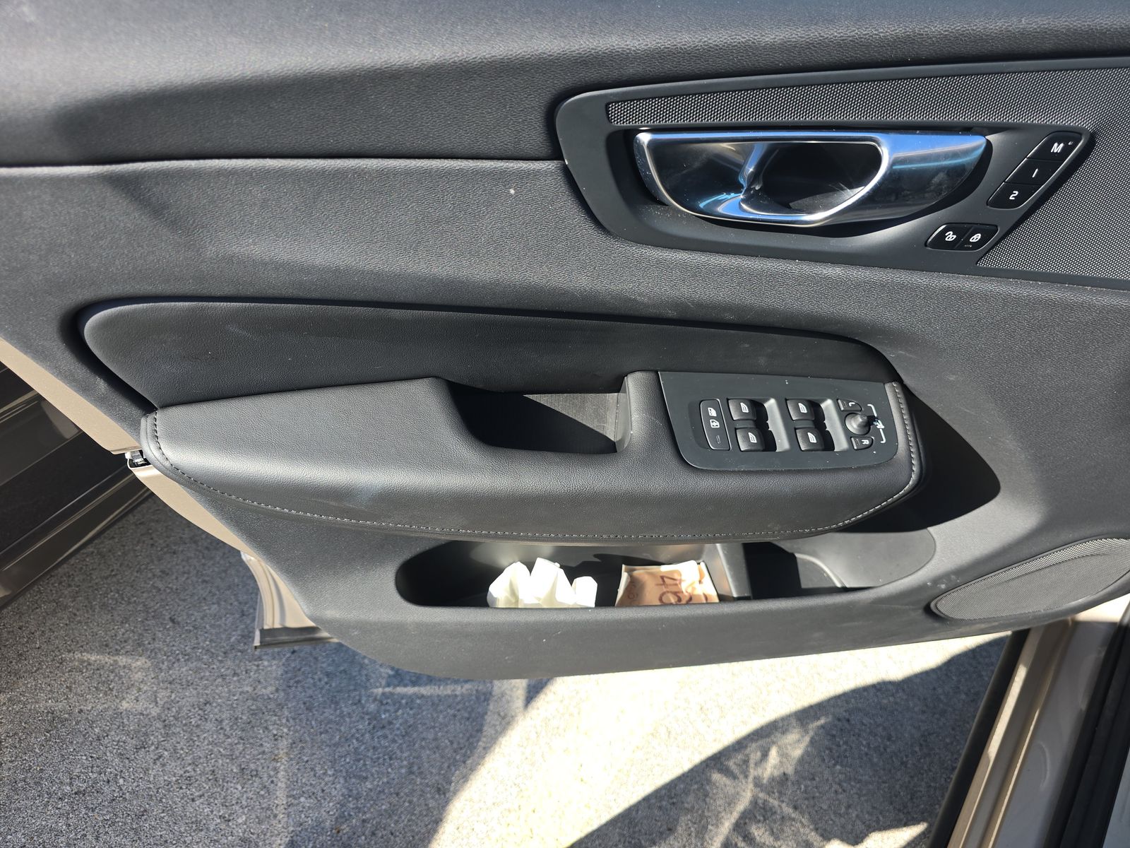 2025 Volvo XC60 B5 Plus AWD