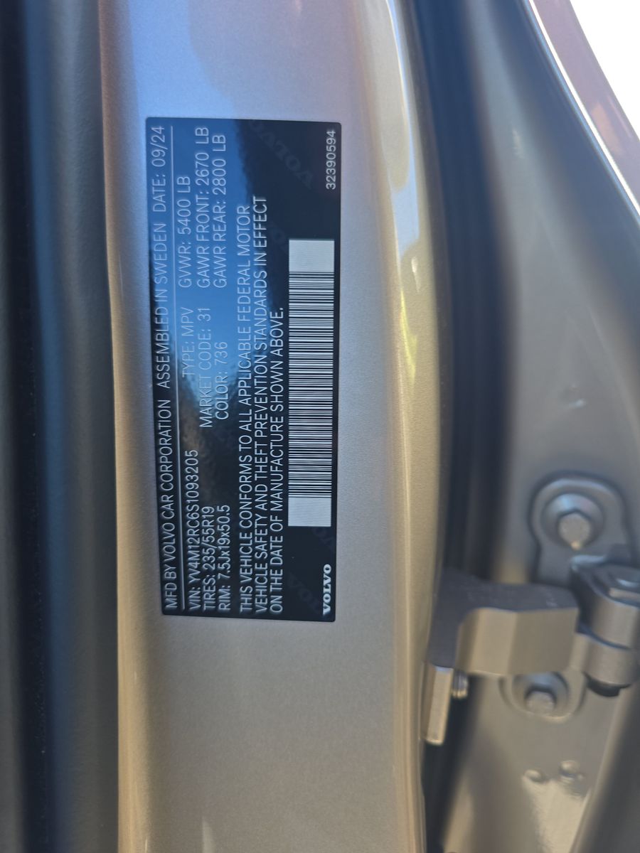 2025 Volvo XC60 B5 Plus AWD