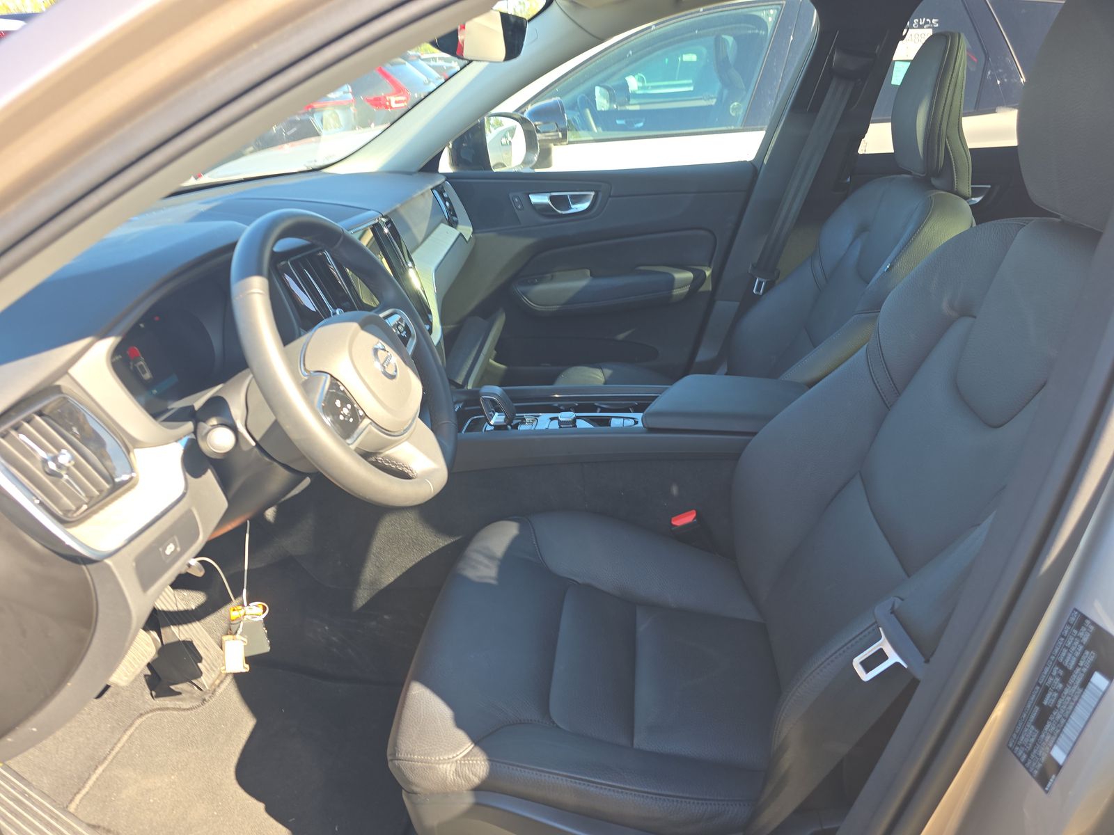 2025 Volvo XC60 B5 Plus AWD