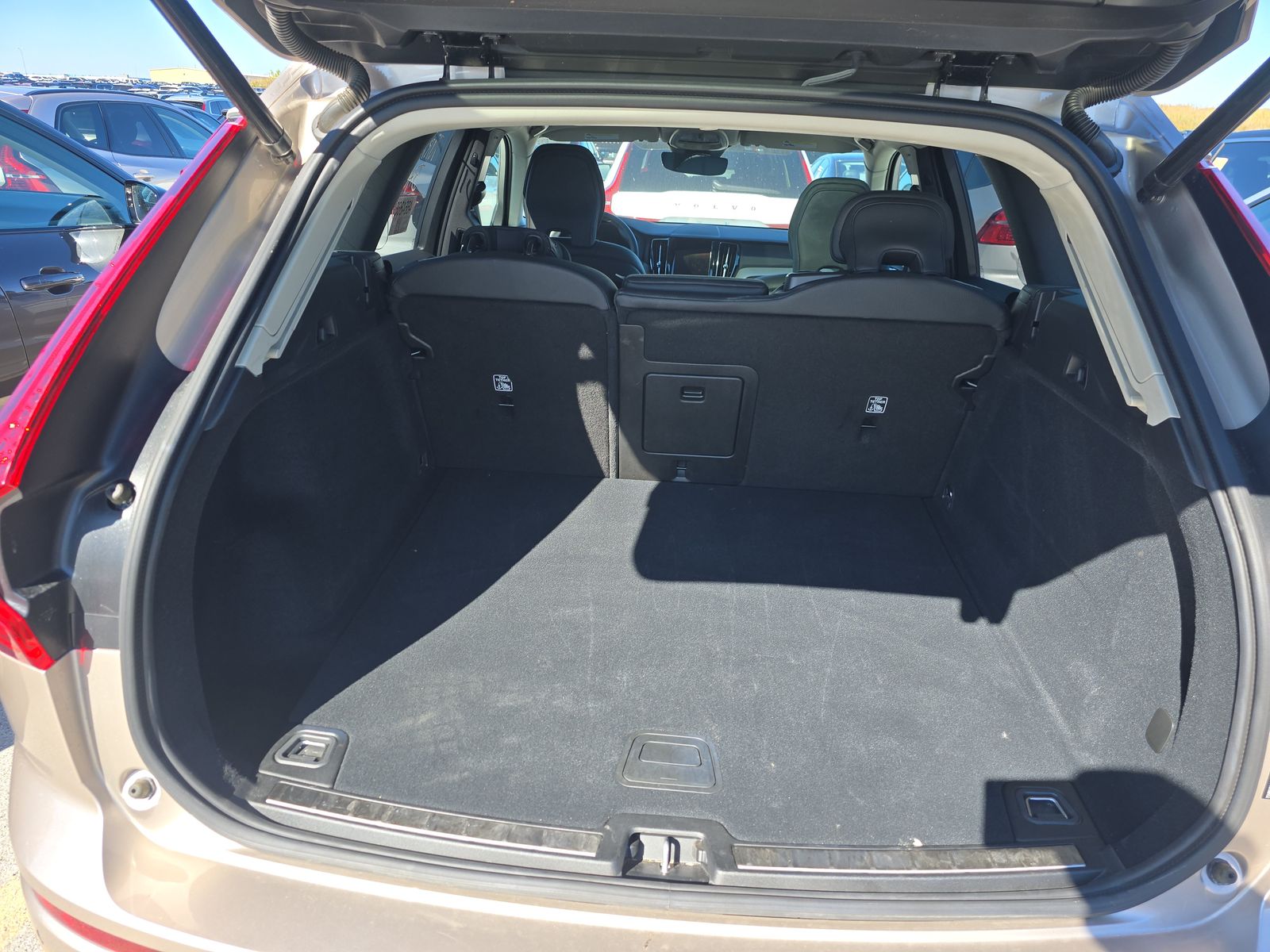 2025 Volvo XC60 B5 Plus AWD