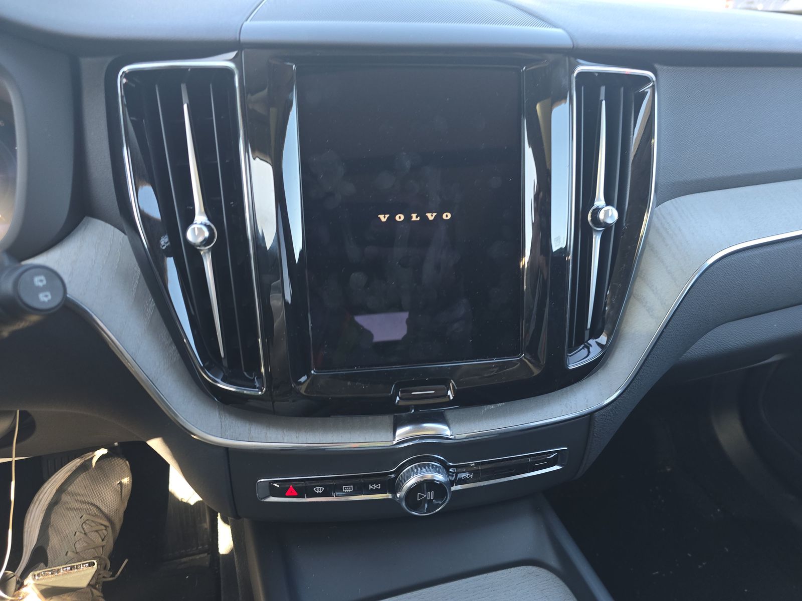 2025 Volvo XC60 B5 Plus AWD