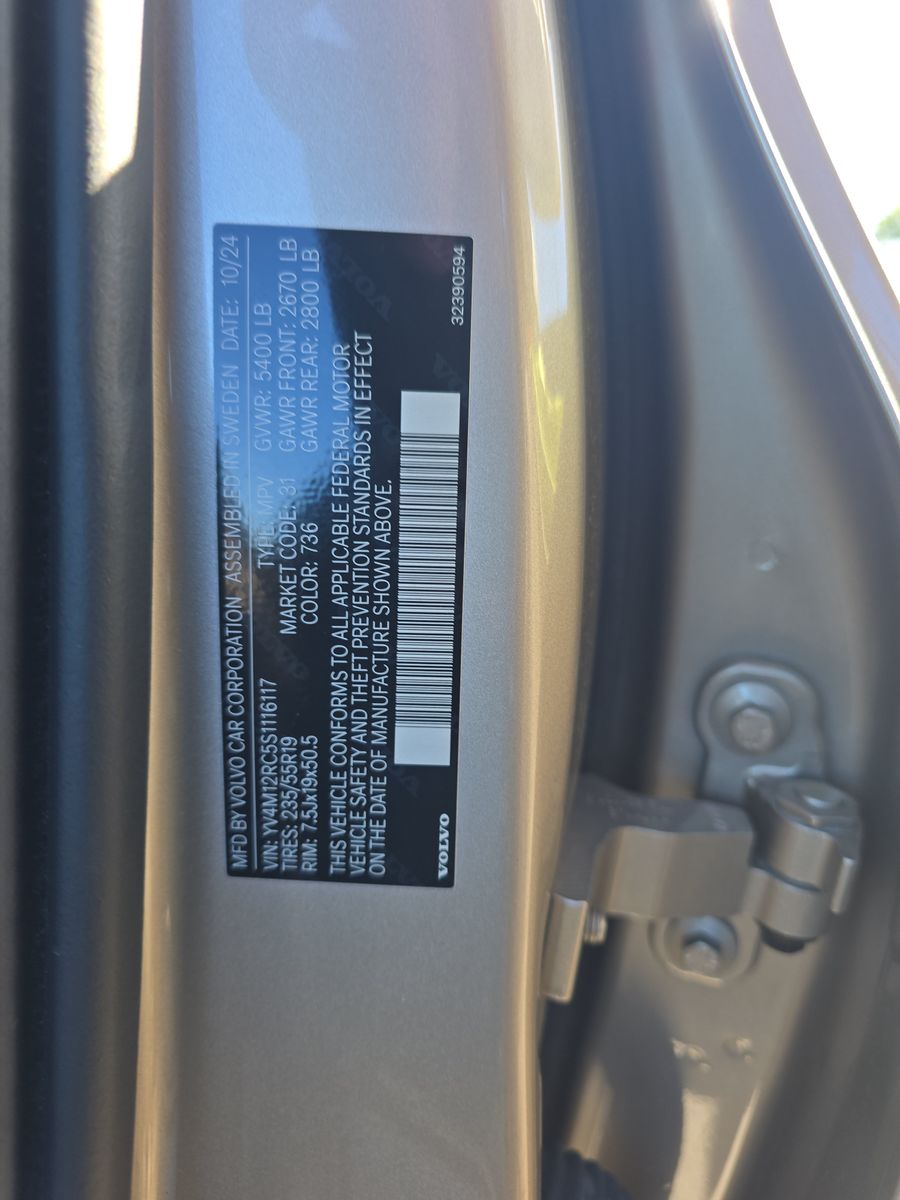 2025 Volvo XC60 B5 Plus AWD