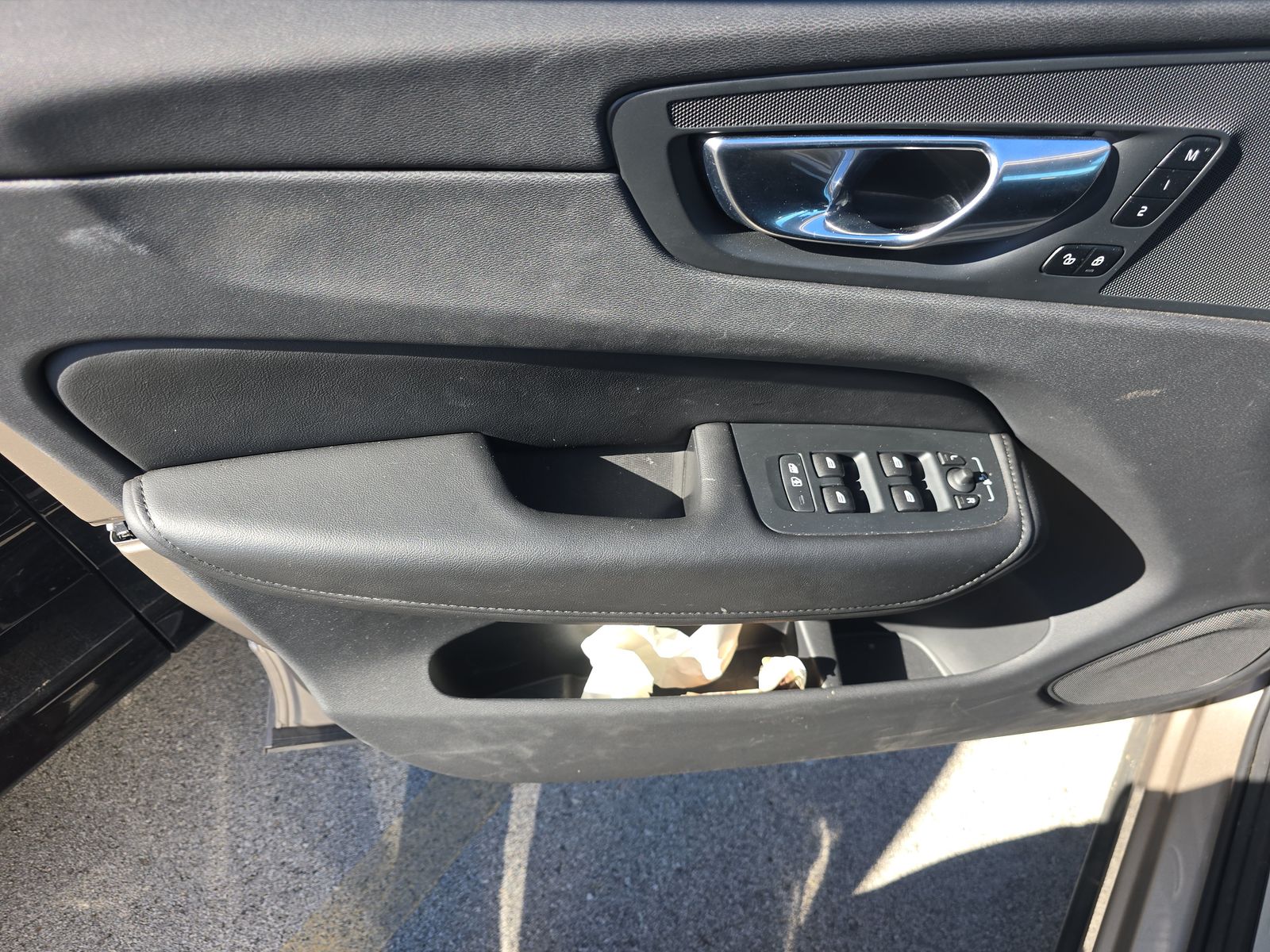 2025 Volvo XC60 B5 Plus AWD