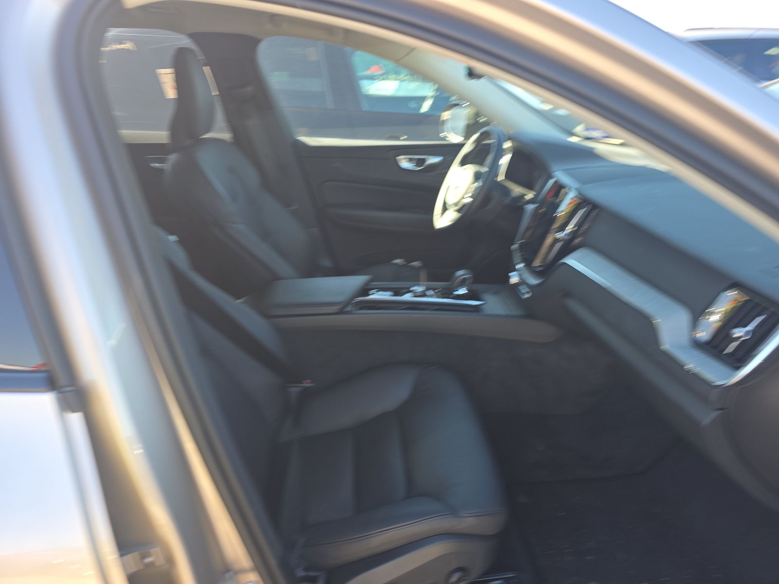 2025 Volvo XC60 B5 Plus AWD