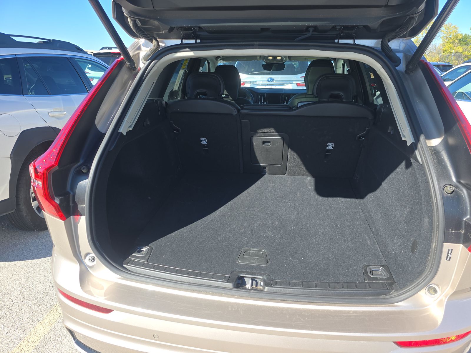 2025 Volvo XC60 B5 Core AWD