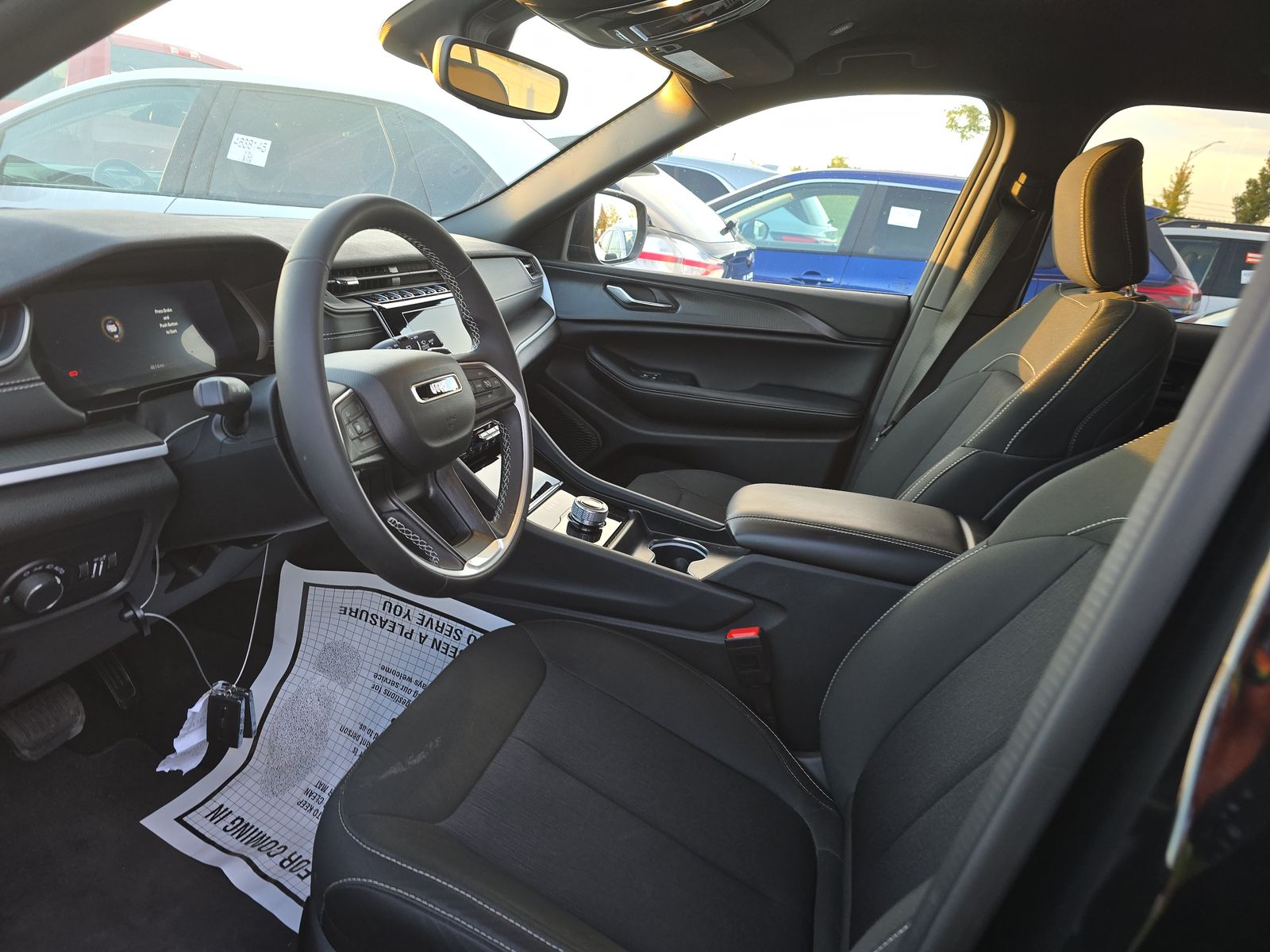 2024 Jeep Grand Cherokee Laredo AWD