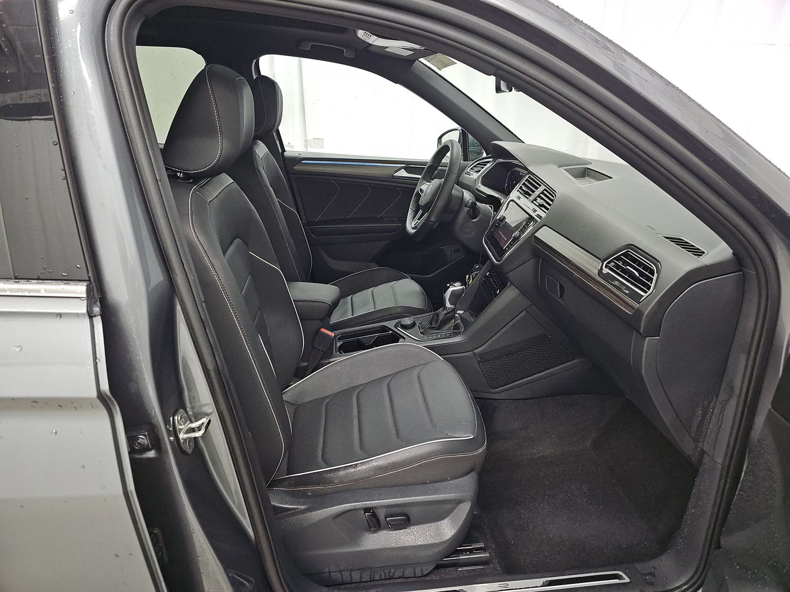 2024 Volkswagen Tiguan 2.0T SEL R-Line AWD