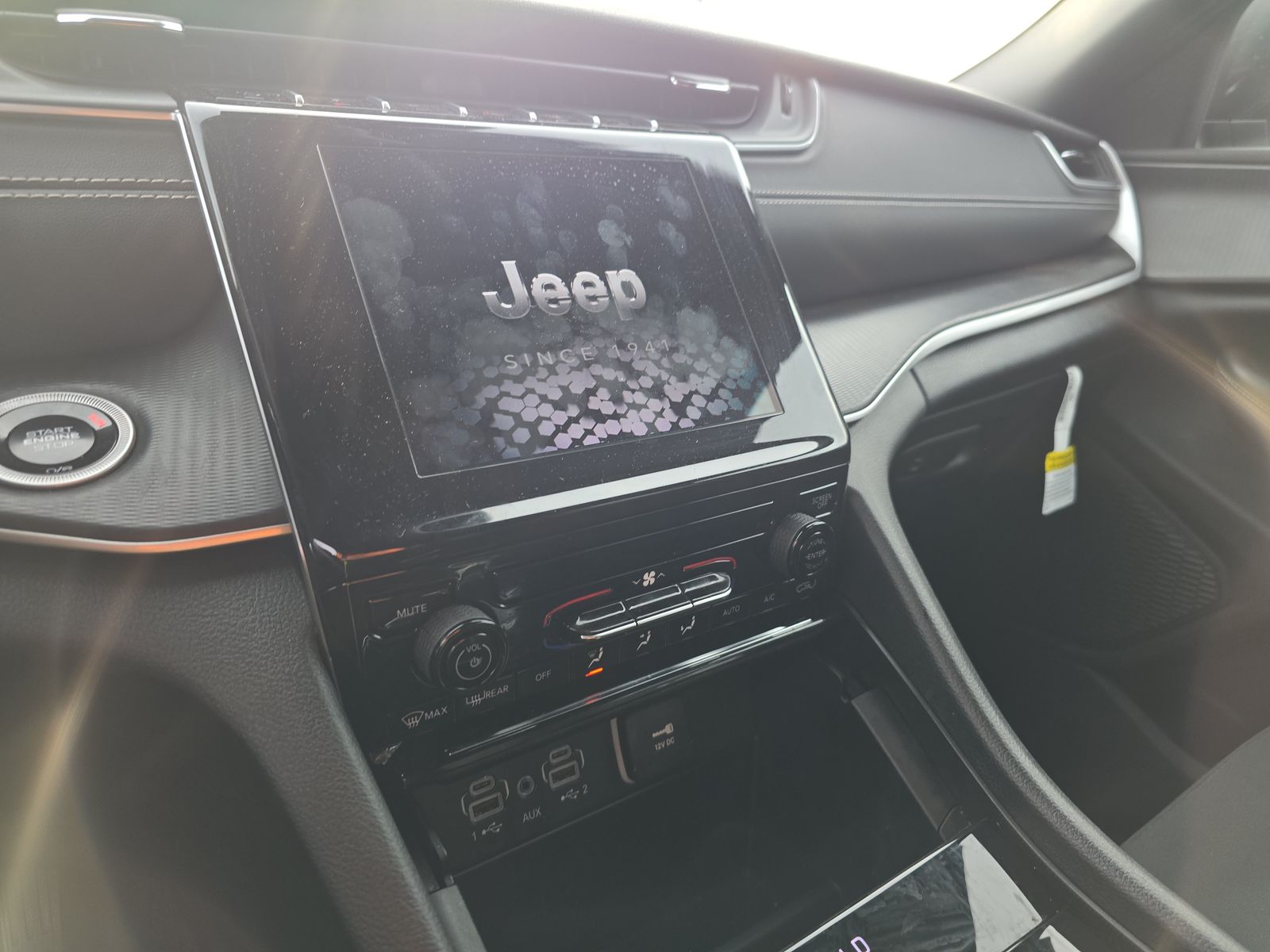 2024 Jeep Grand Cherokee Laredo X RWD