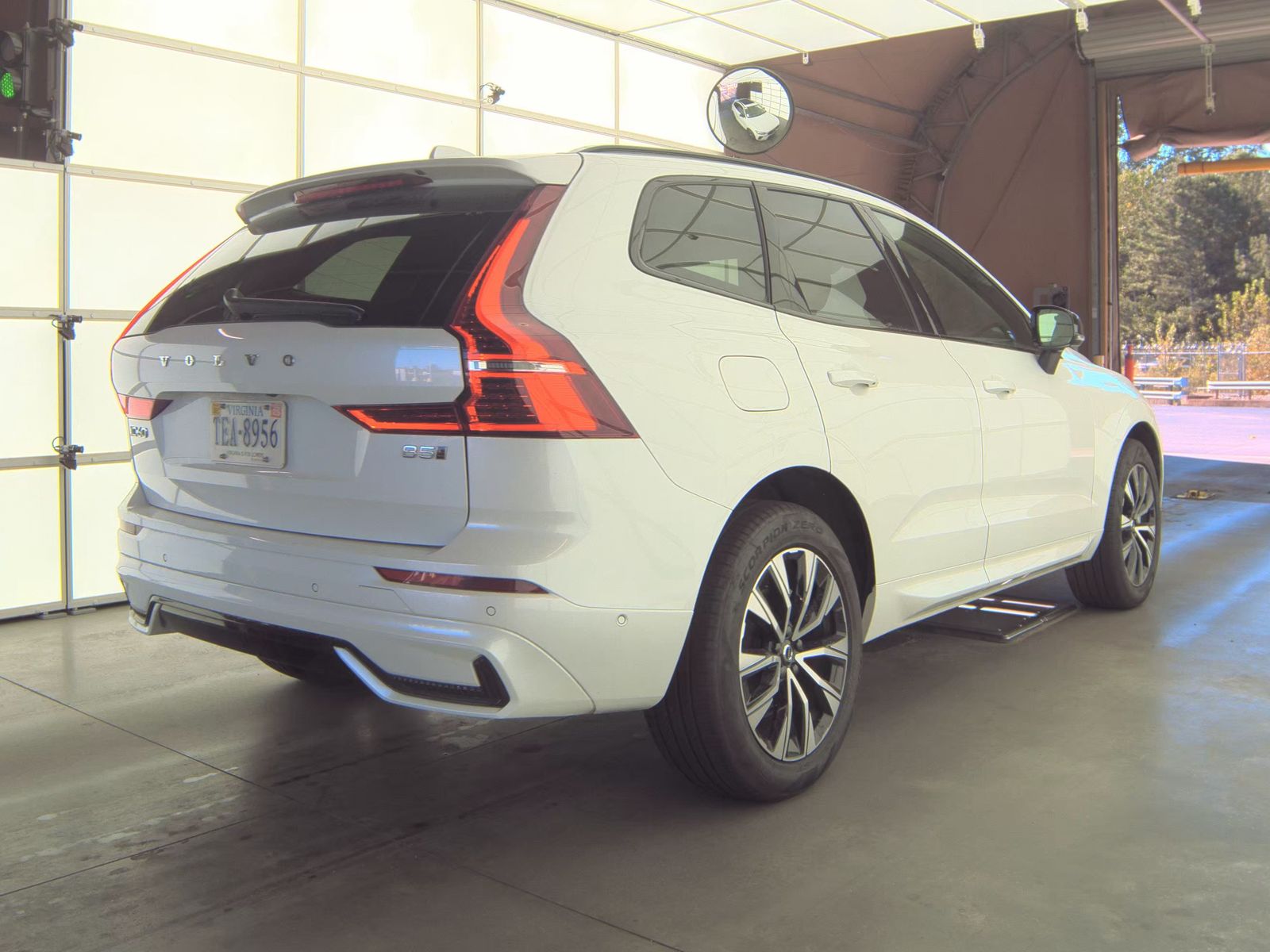 2025 Volvo XC60 B5 Plus AWD