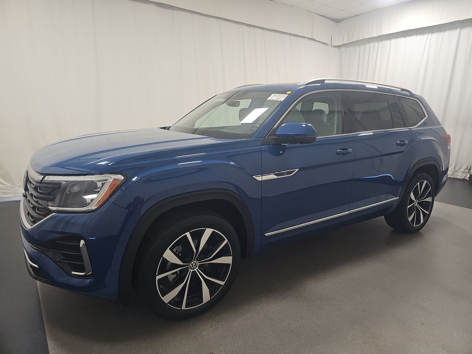 2025 Volkswagen Atlas 2.0T SEL Premium R-Line AWD