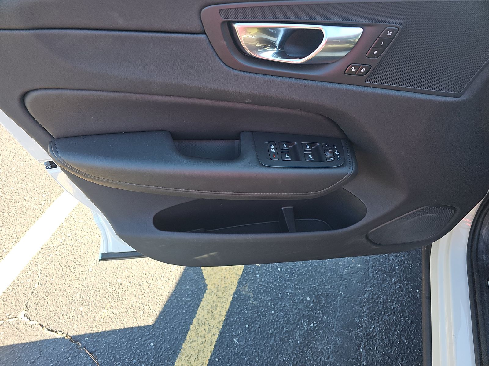 2025 Volvo XC60 B5 Plus AWD