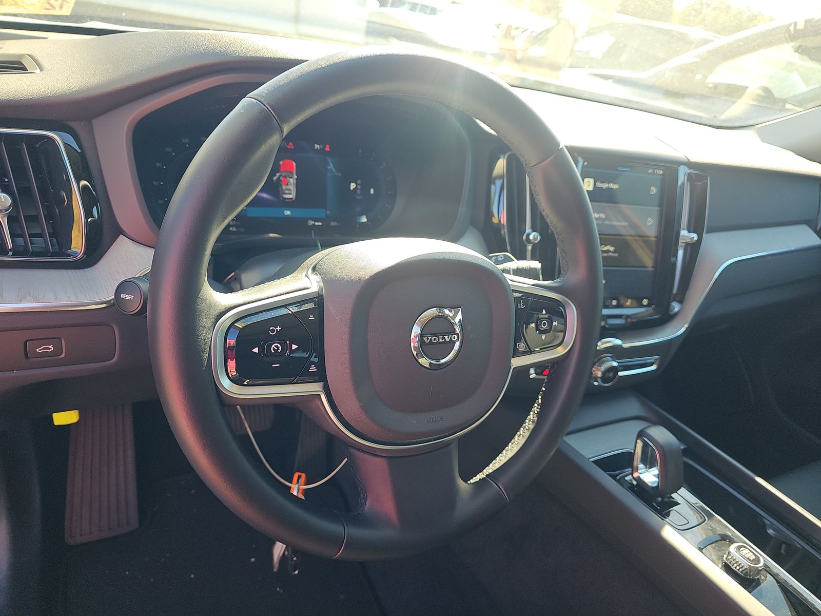 2025 Volvo XC60 B5 Plus AWD