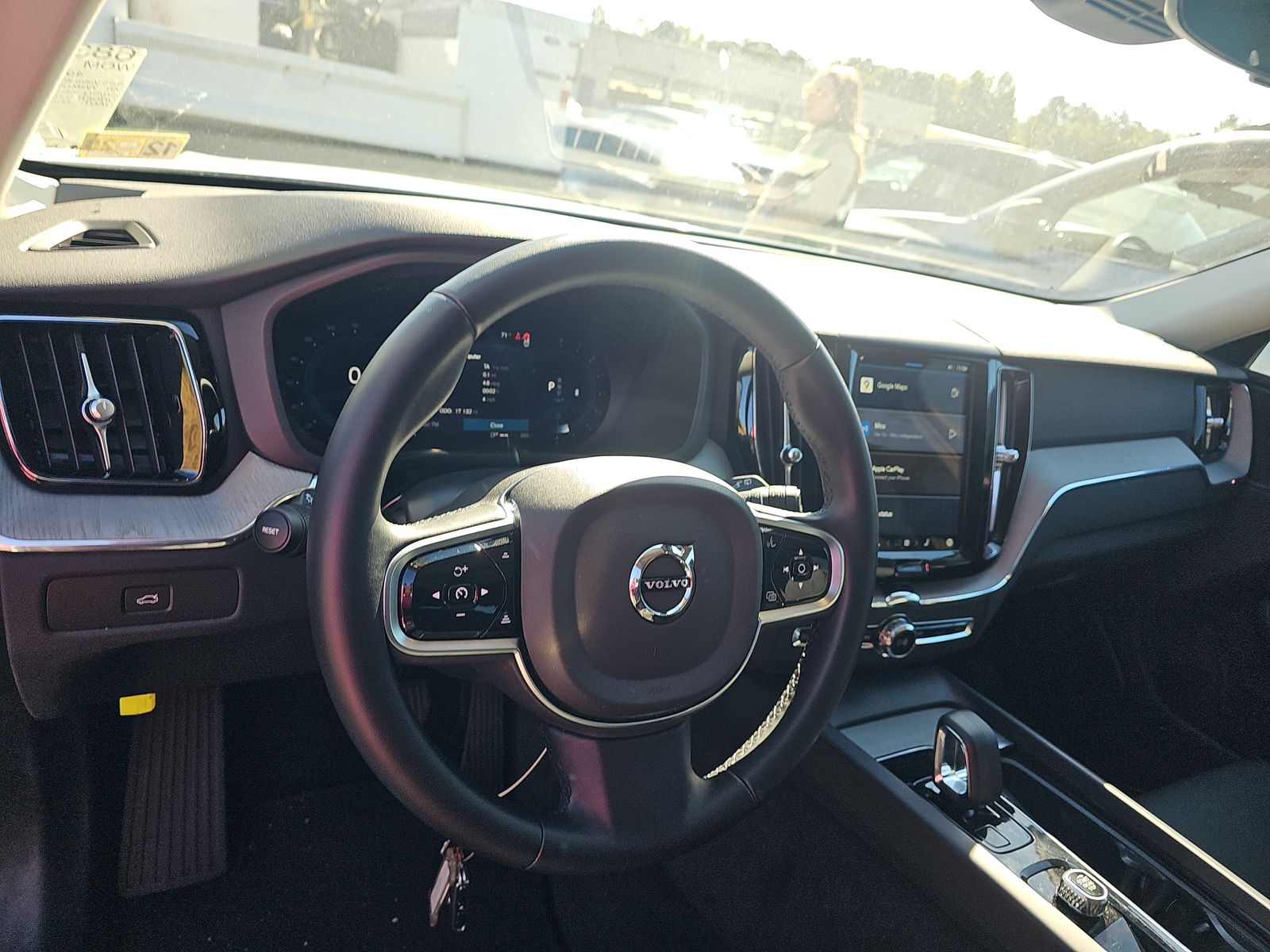 2025 Volvo XC60 B5 Plus AWD