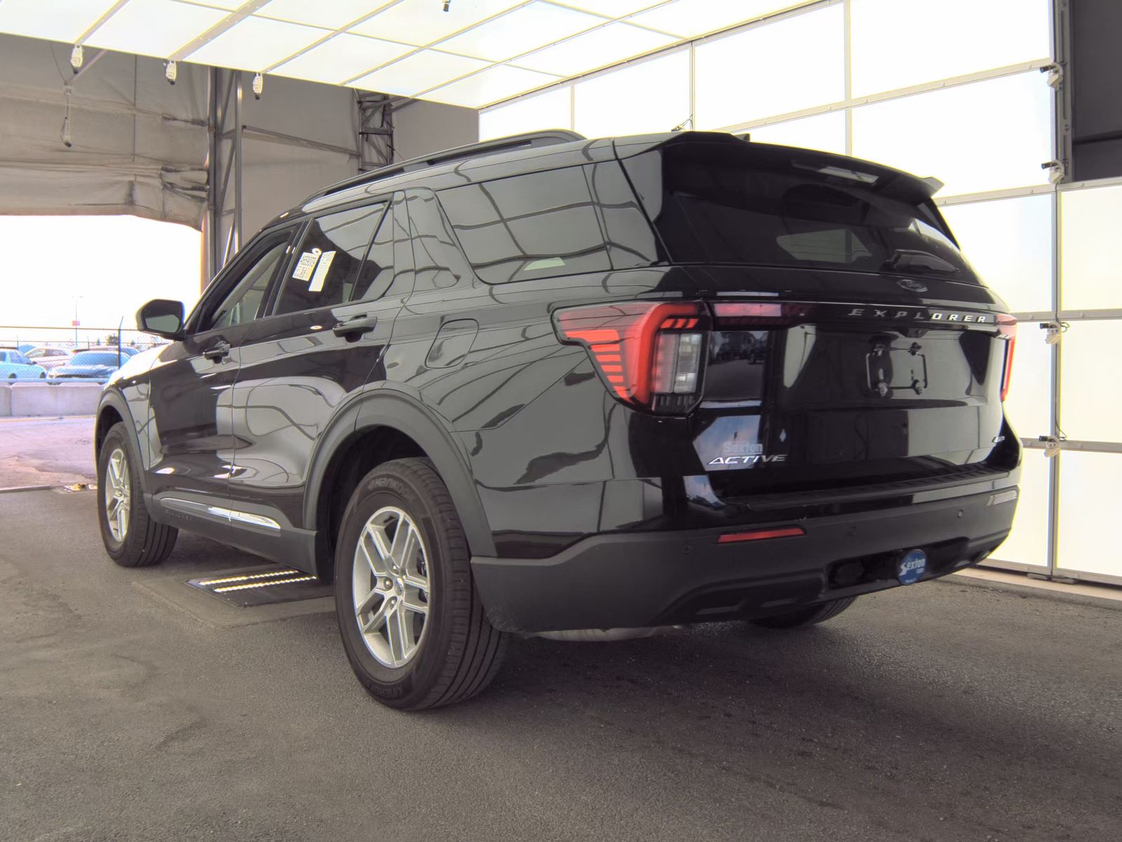 2025 Ford Explorer Active AWD