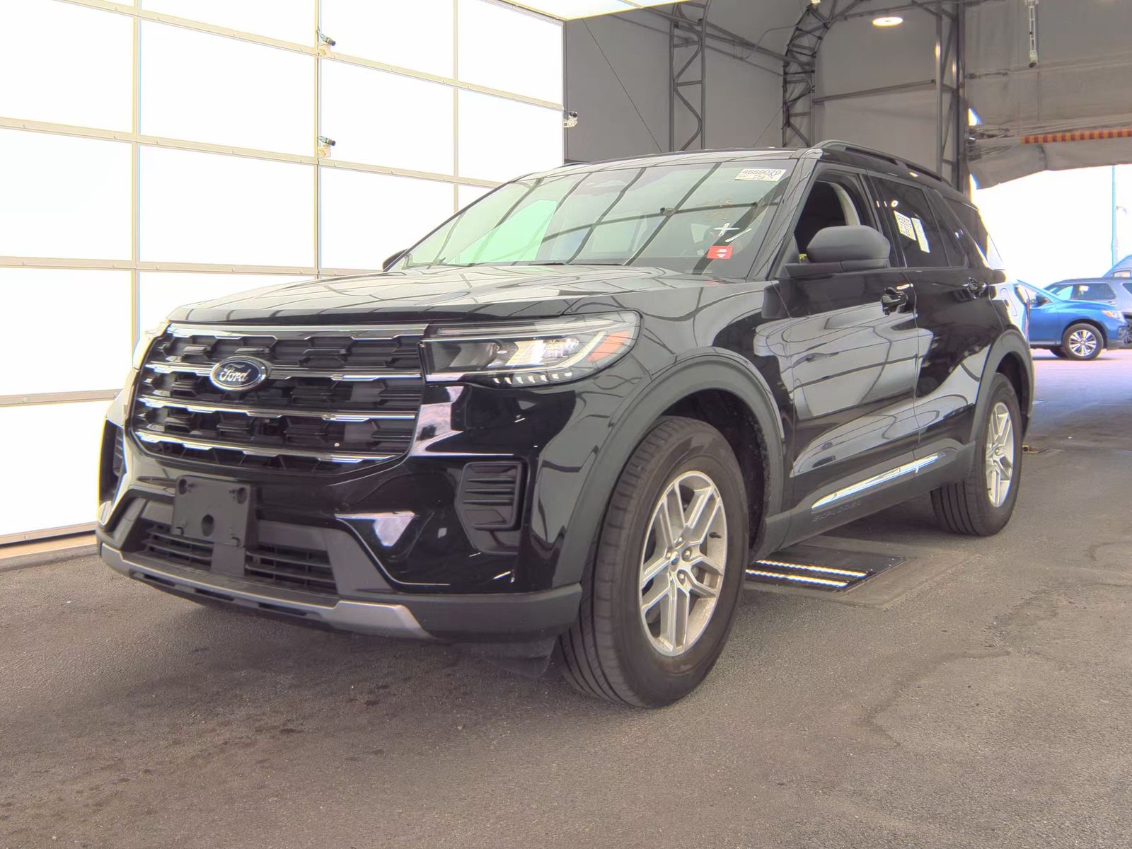 2025 Ford Explorer Active AWD