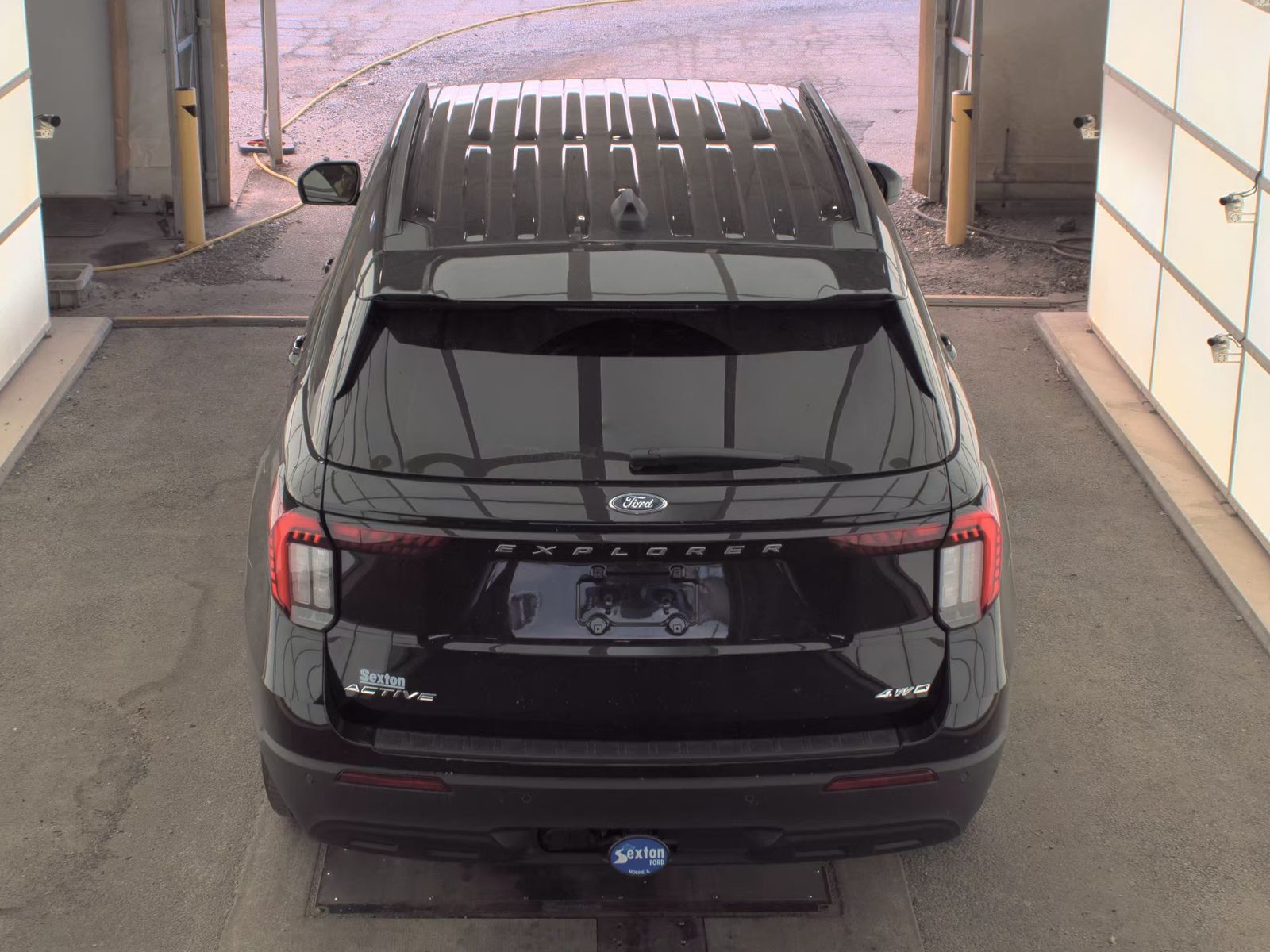 2025 Ford Explorer Active AWD