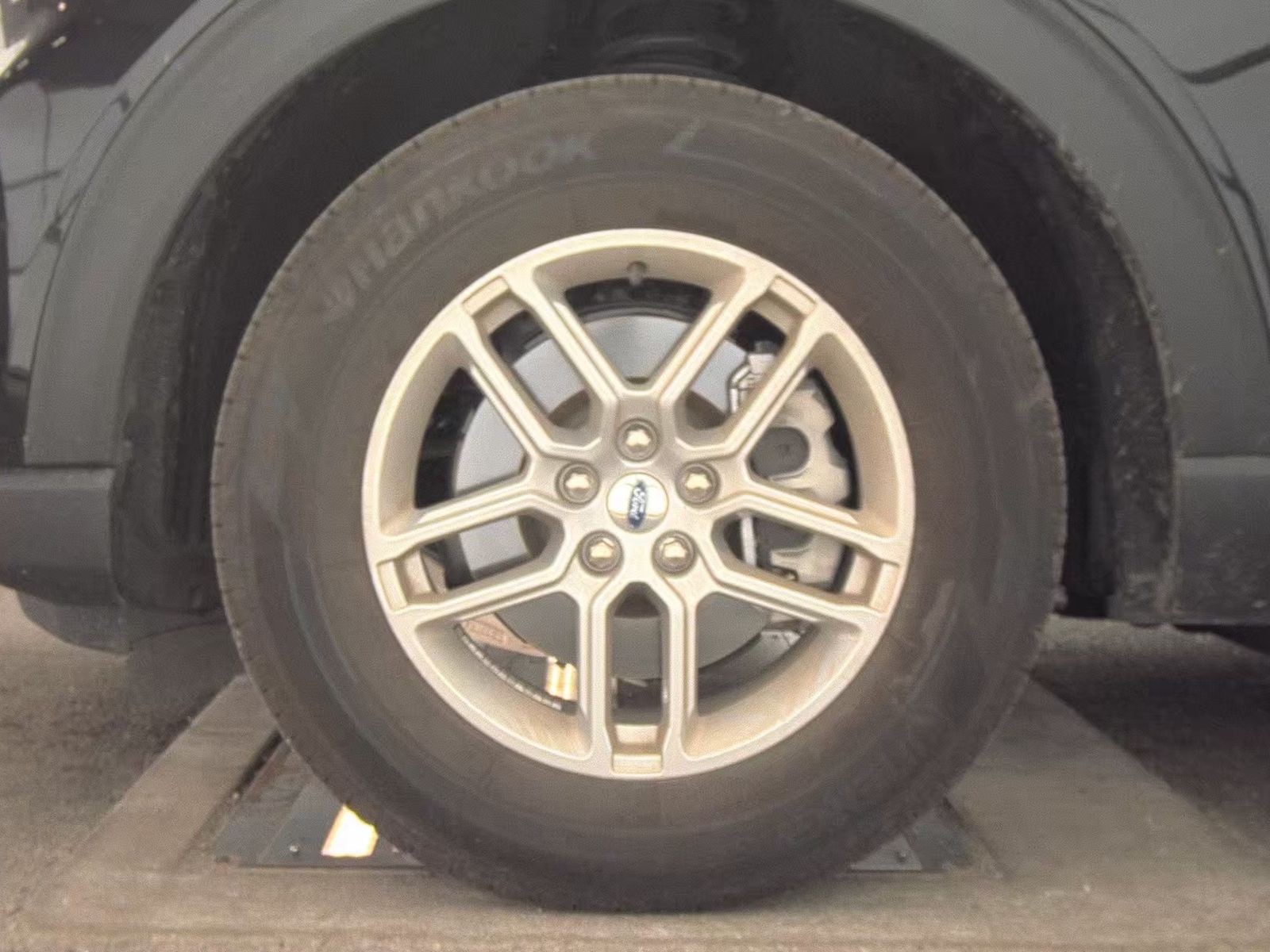 2025 Ford Explorer Active AWD