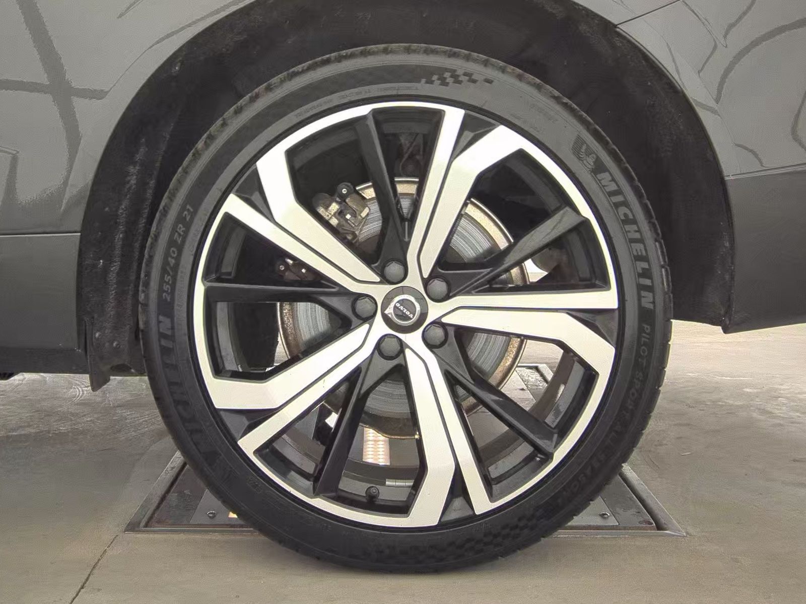 2022 Volvo XC60 Recharge T8 R-Design AWD