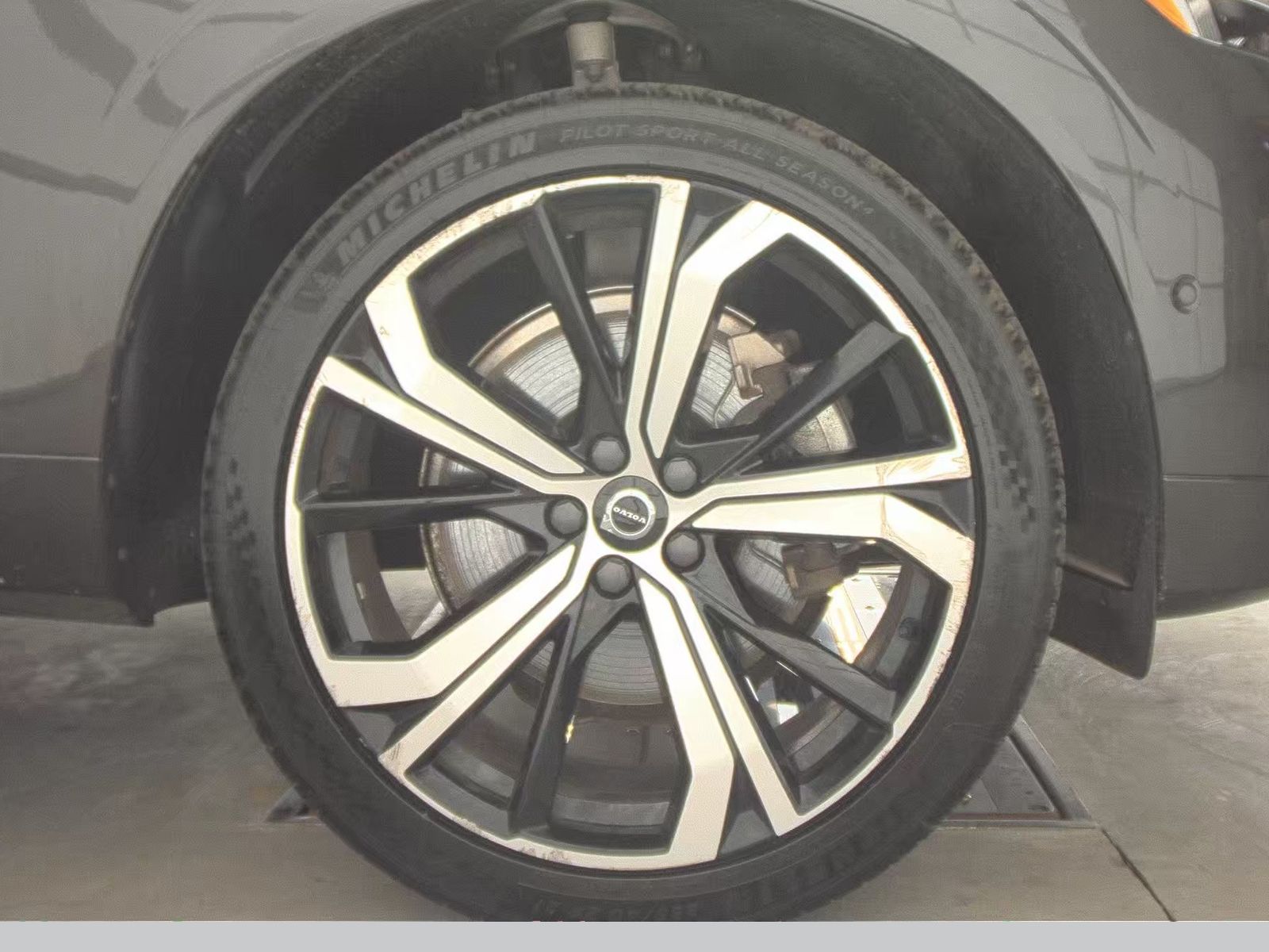 2022 Volvo XC60 Recharge T8 R-Design AWD