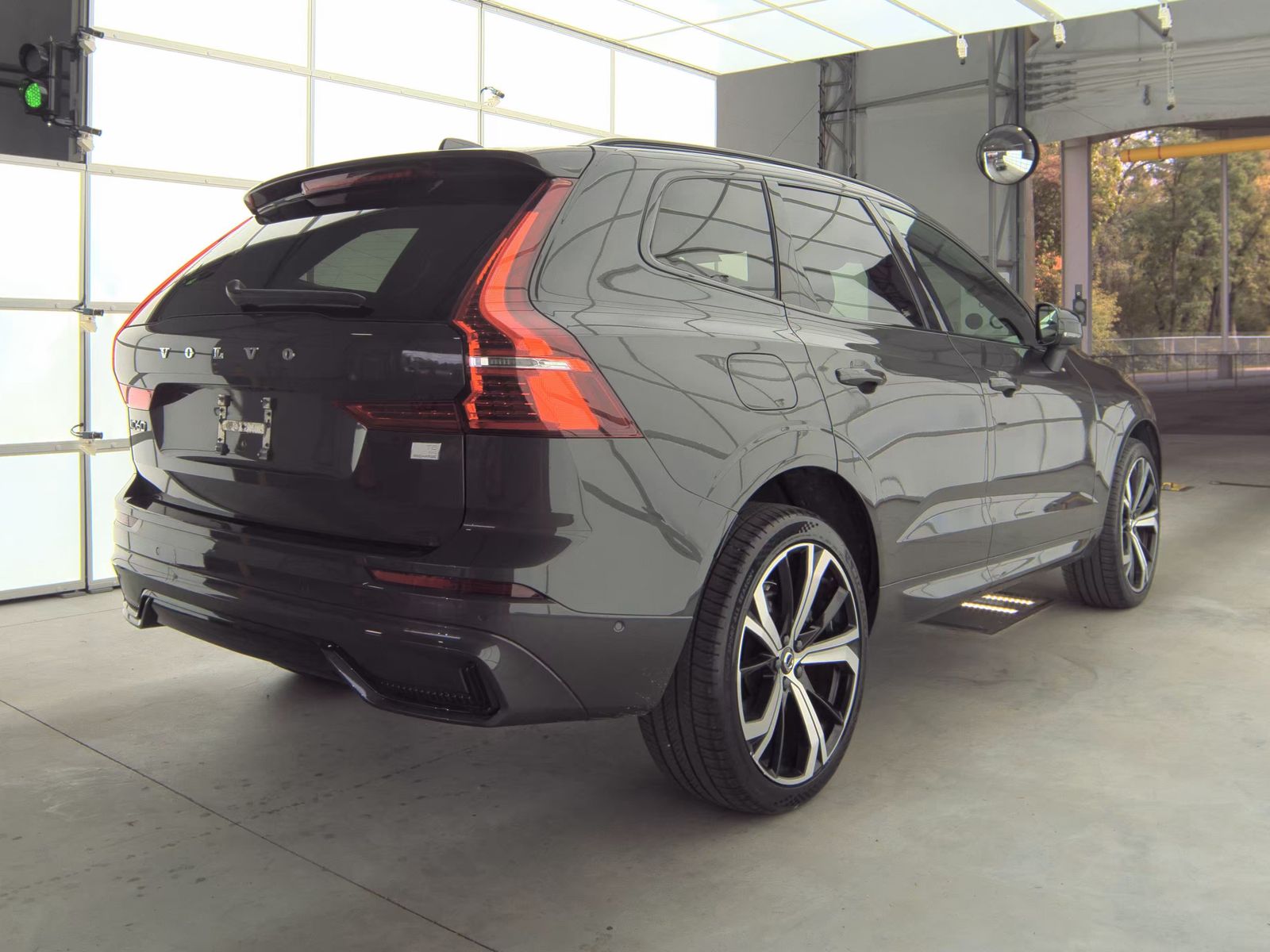 2022 Volvo XC60 Recharge T8 R-Design AWD