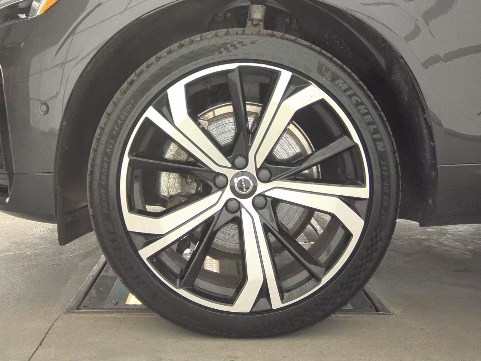 2022 Volvo XC60 Recharge T8 R-Design AWD