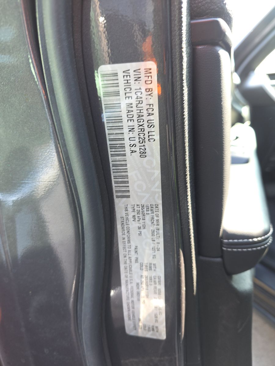 2024 Jeep Grand Cherokee Altitude AWD