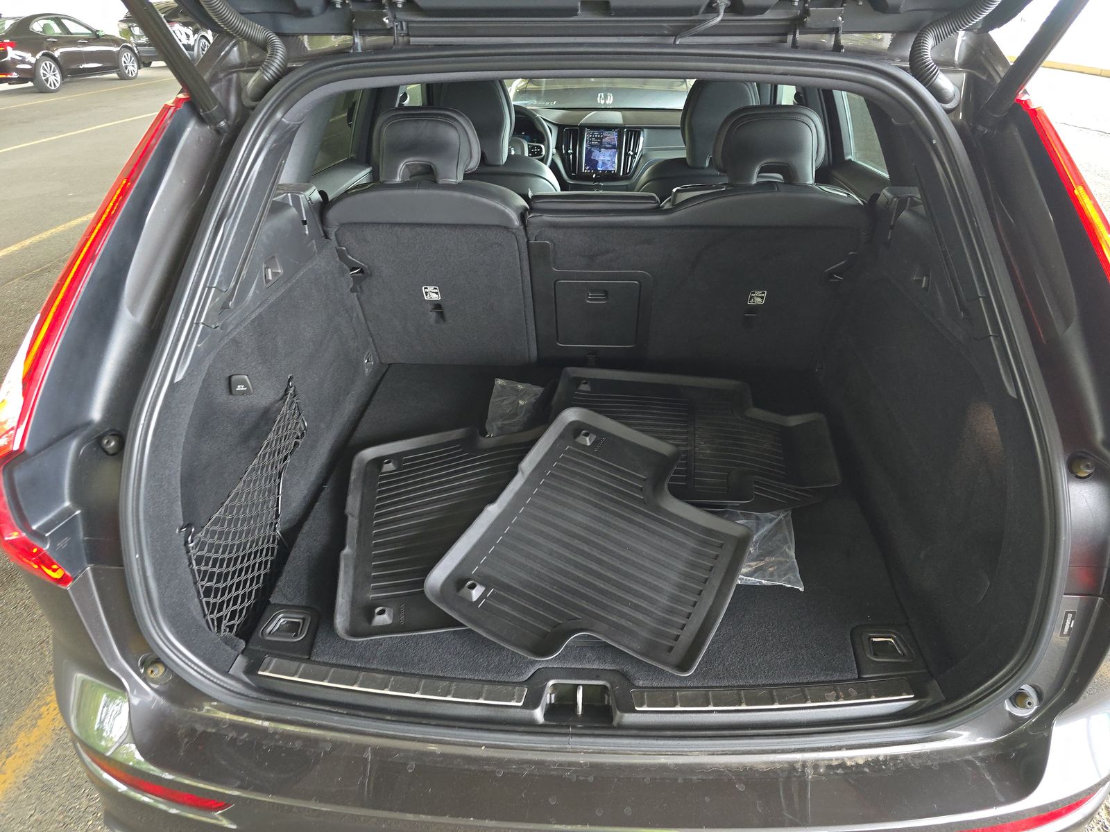 2022 Volvo XC60 Recharge T8 R-Design AWD