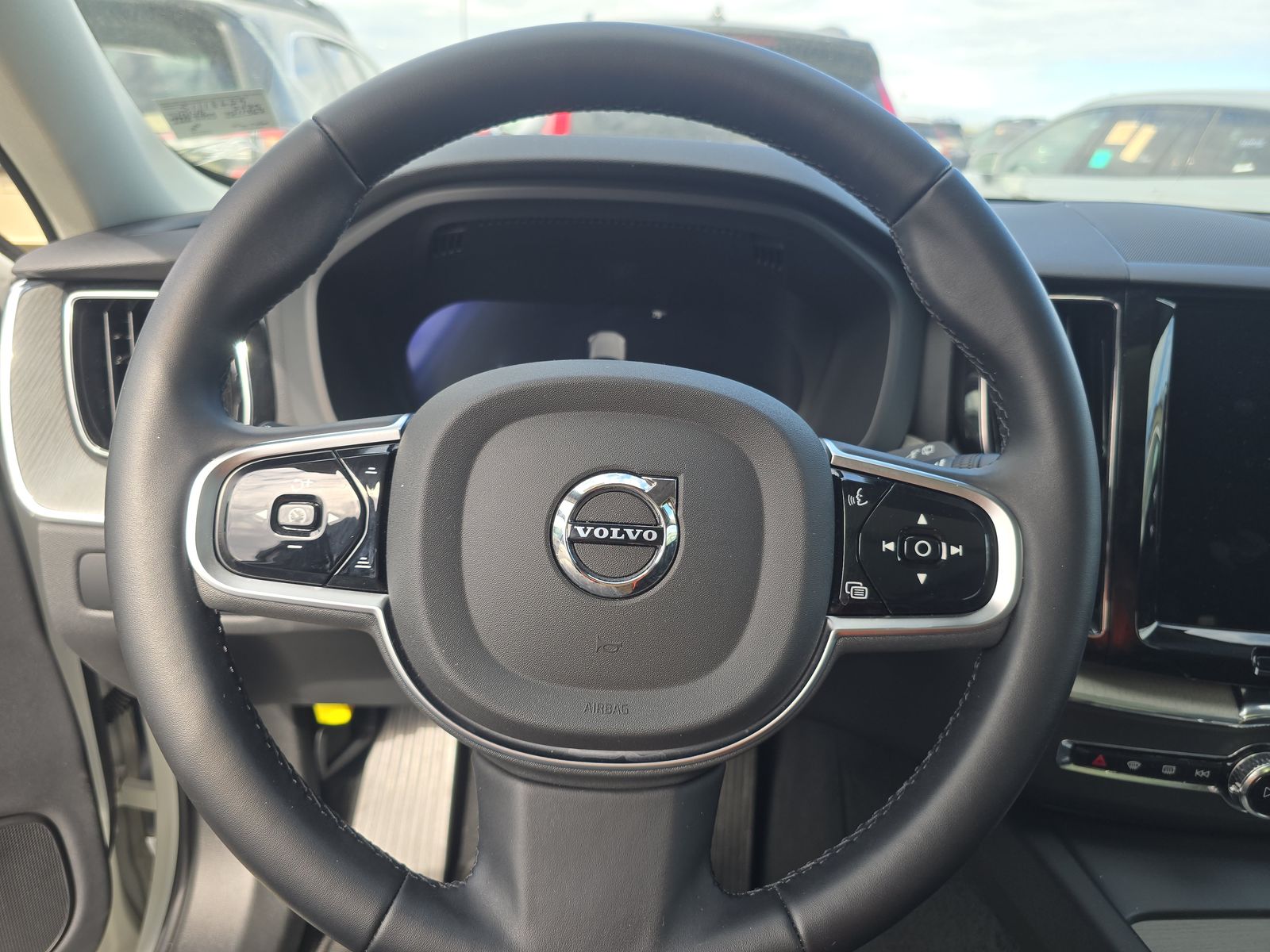 2025 Volvo XC60 B5 Plus AWD