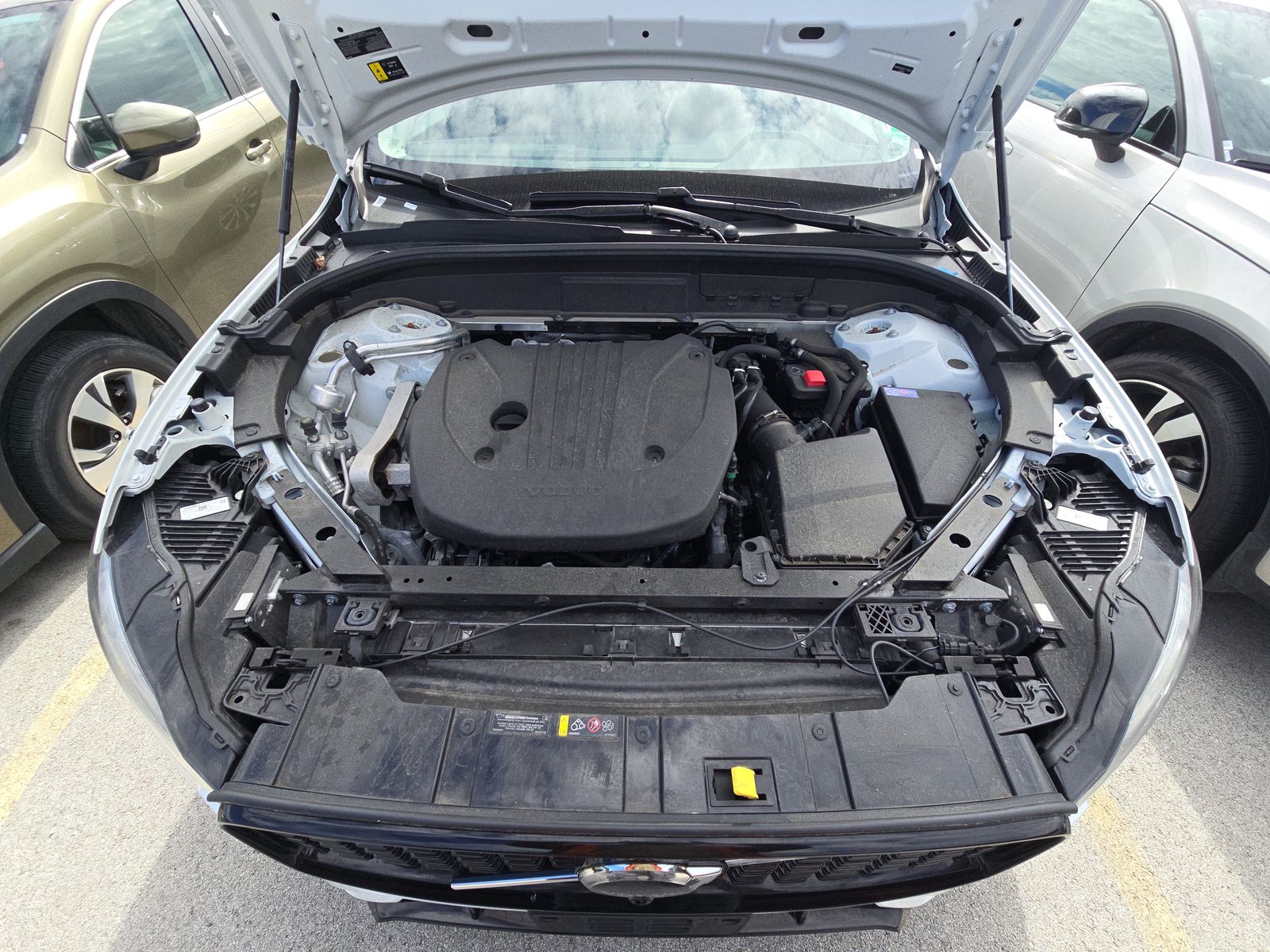 2025 Volvo XC60 B5 Plus AWD