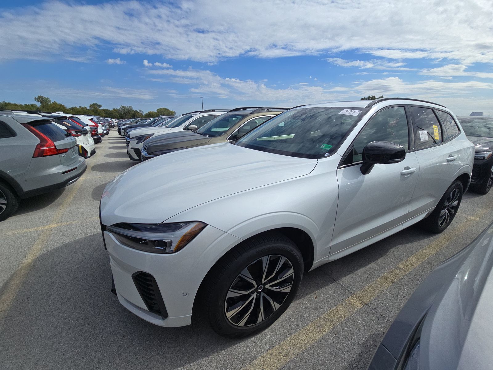 2025 Volvo XC60 B5 Plus AWD