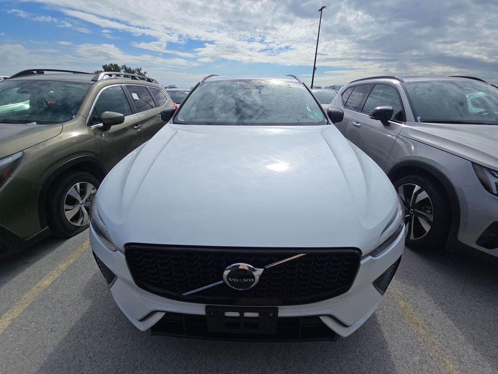 2025 Volvo XC60 B5 Plus AWD