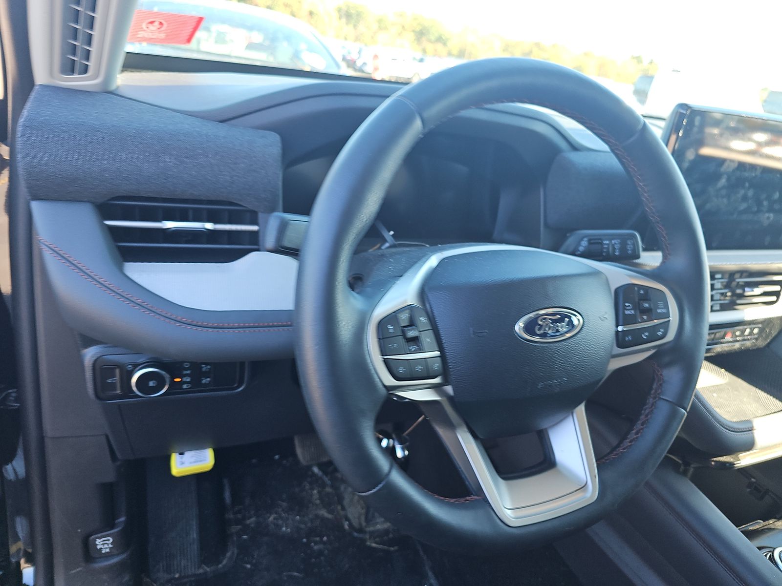 2025 Ford Explorer Active AWD