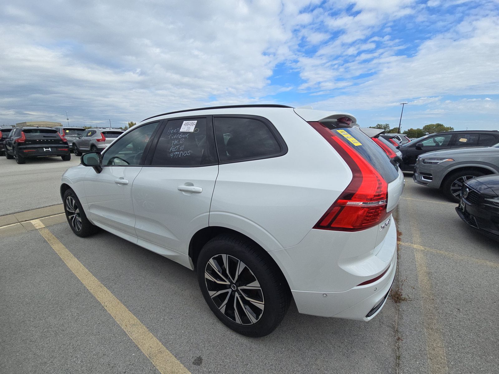2025 Volvo XC60 B5 Plus AWD