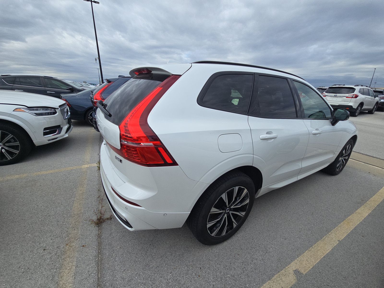 2025 Volvo XC60 B5 Plus AWD
