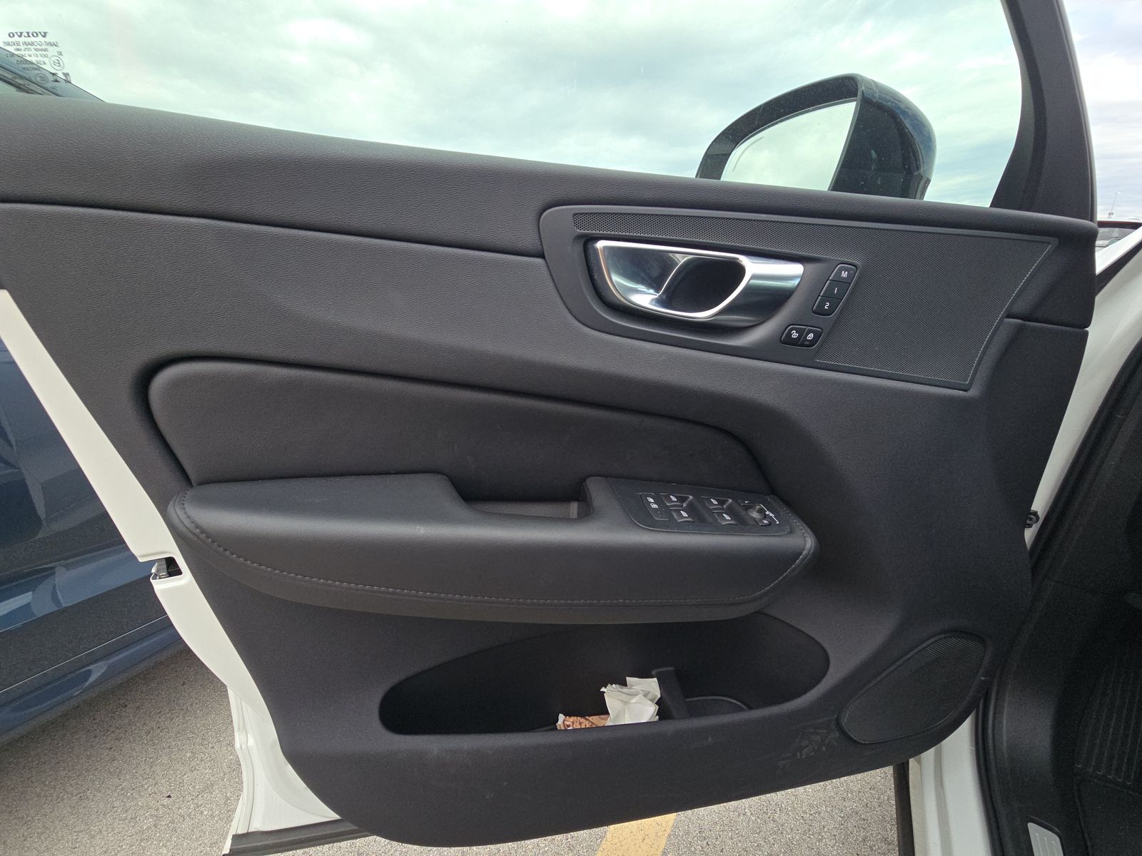 2025 Volvo XC60 B5 Plus AWD