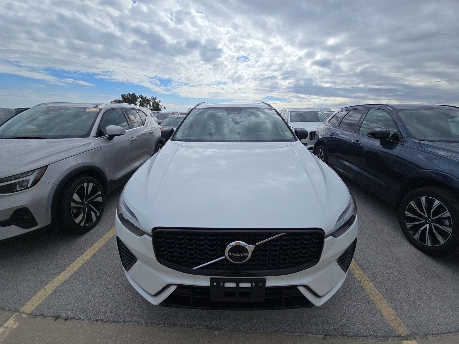 2025 Volvo XC60 B5 Plus AWD