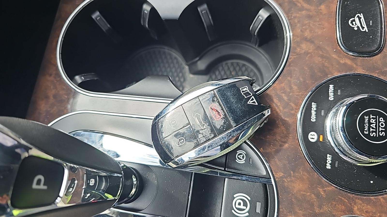 2023 Bentley Bentayga EWB Azure AWD