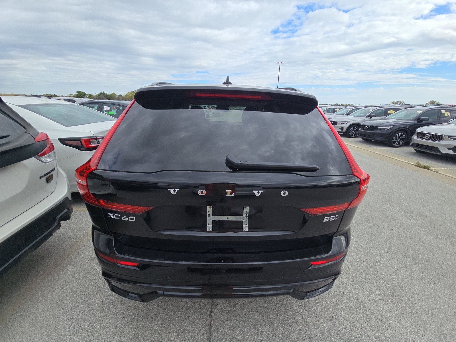 2025 Volvo XC60 B5 Plus AWD