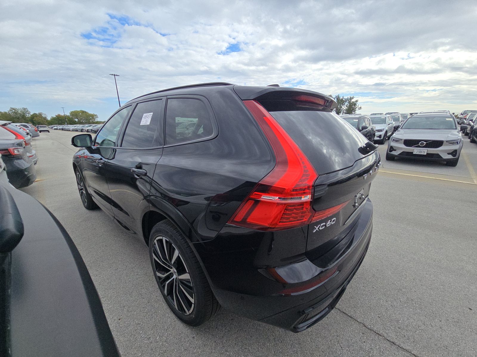 2025 Volvo XC60 B5 Plus AWD